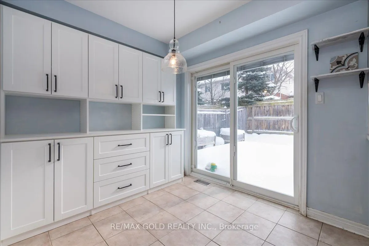 117 Bentley Crescent