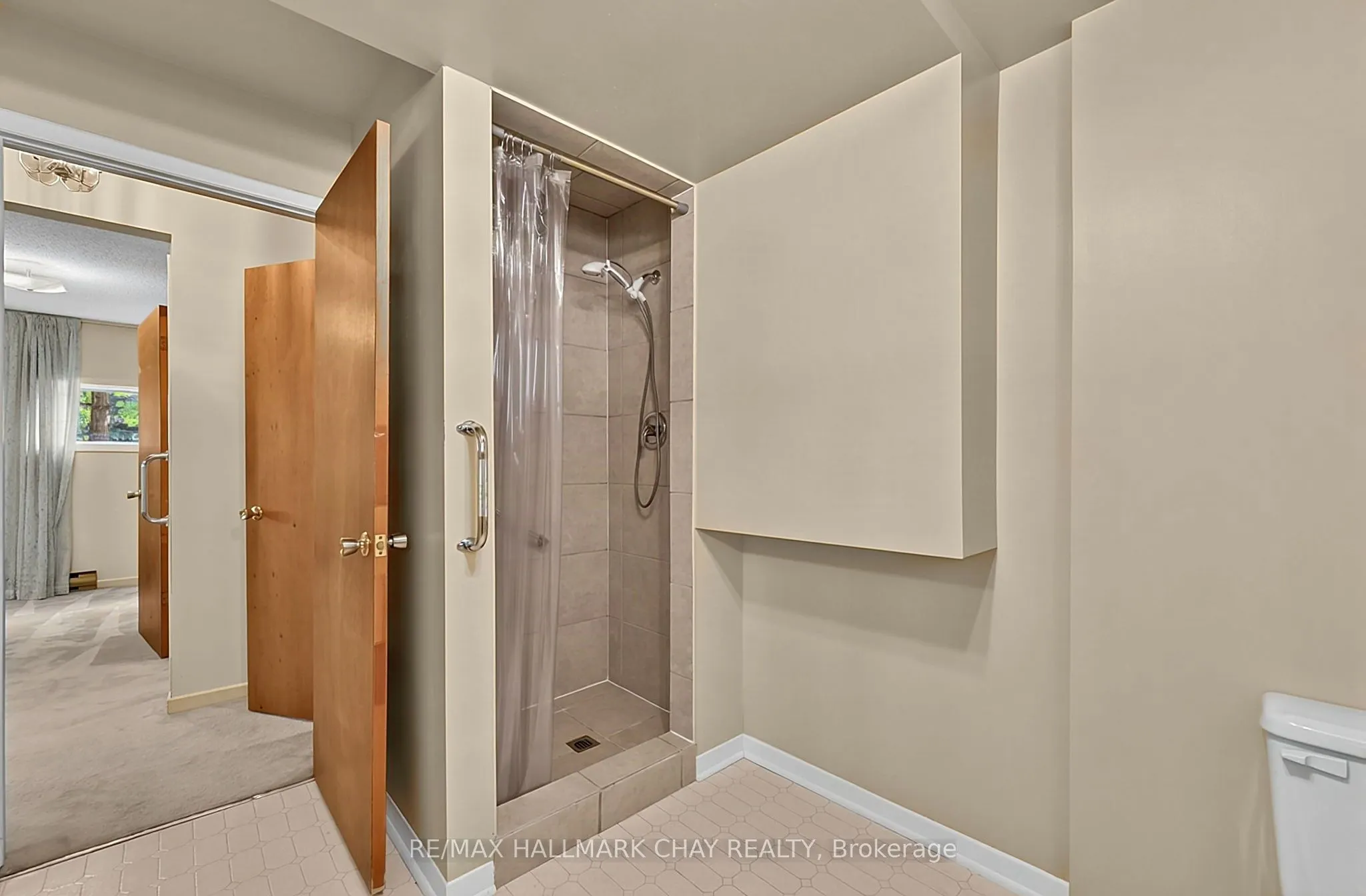 4 Binnie Drive
