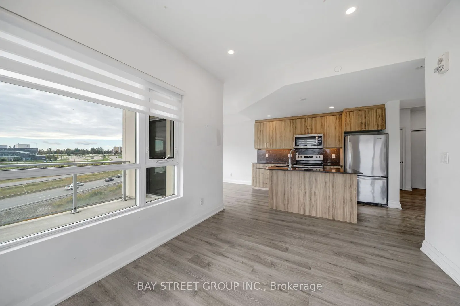 58 Lakeside Terrace #1011
