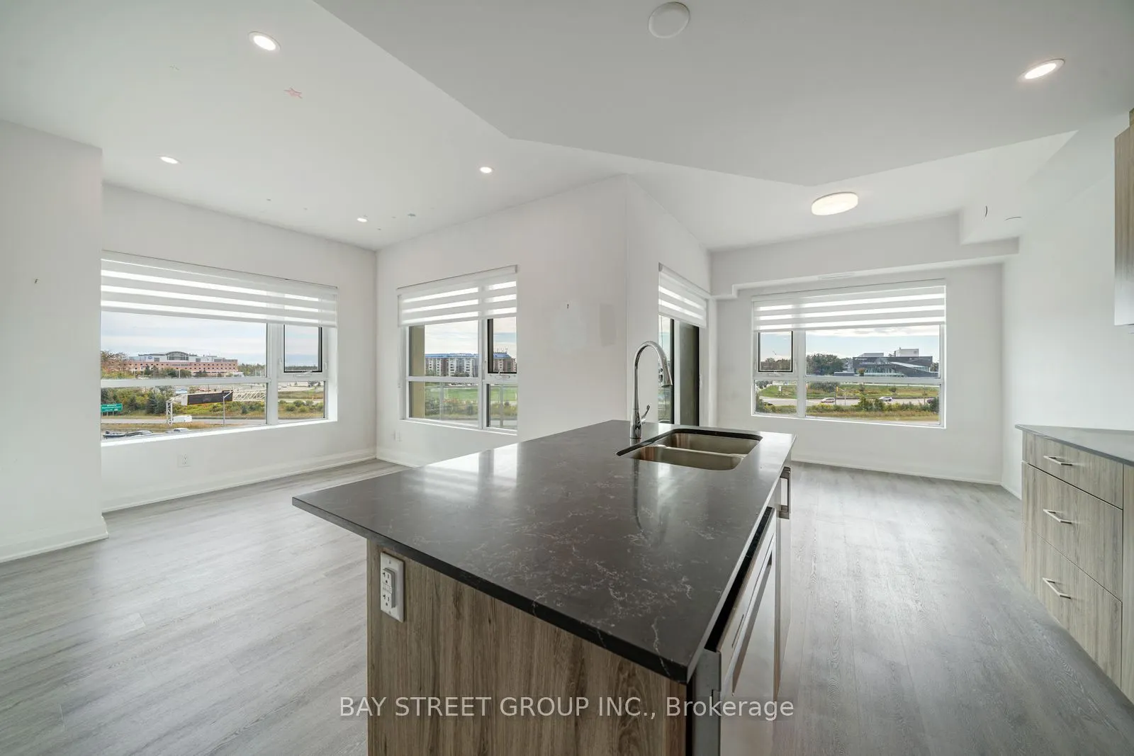58 Lakeside Terrace #1011