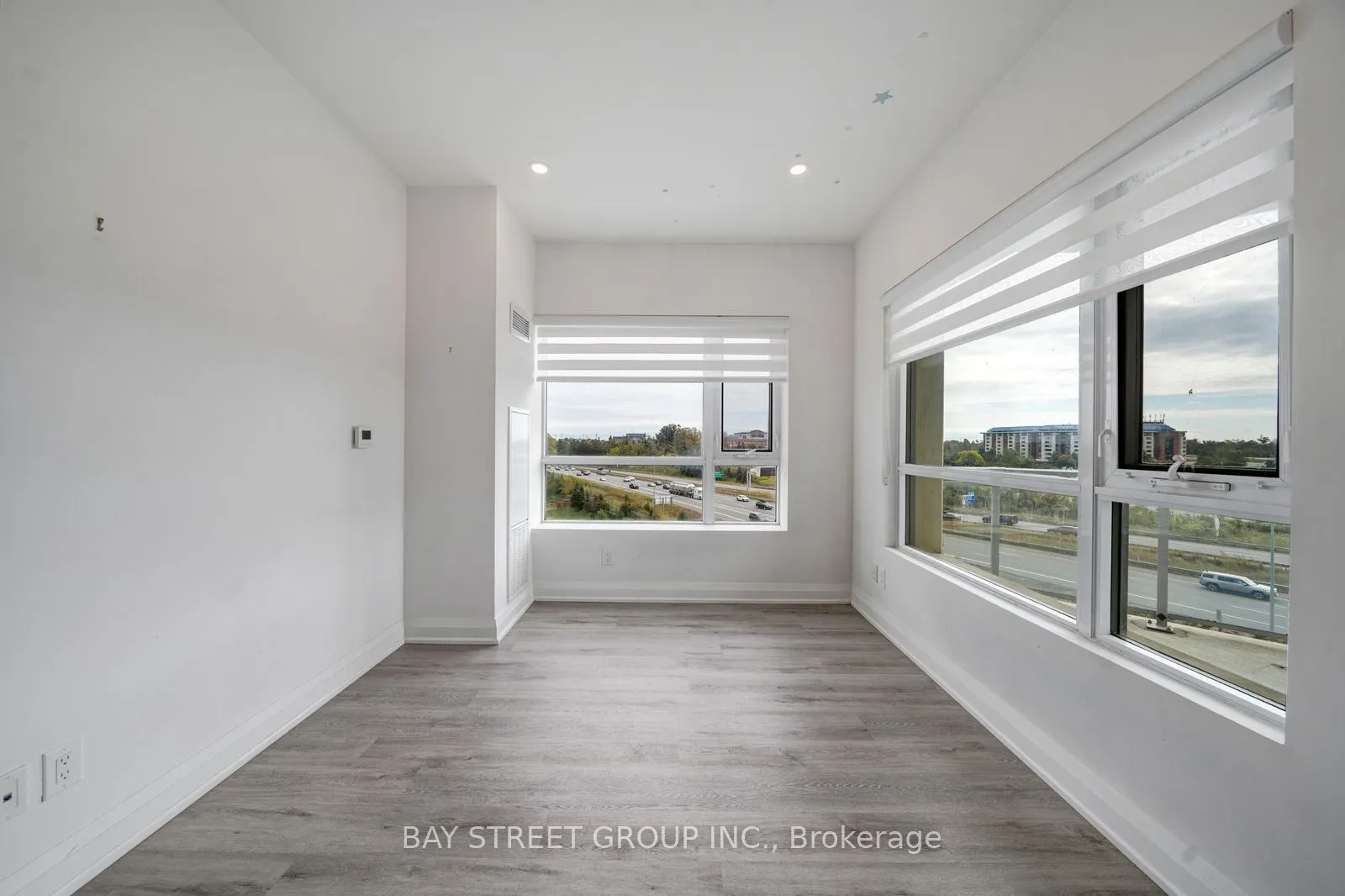 58 Lakeside Terrace #1011