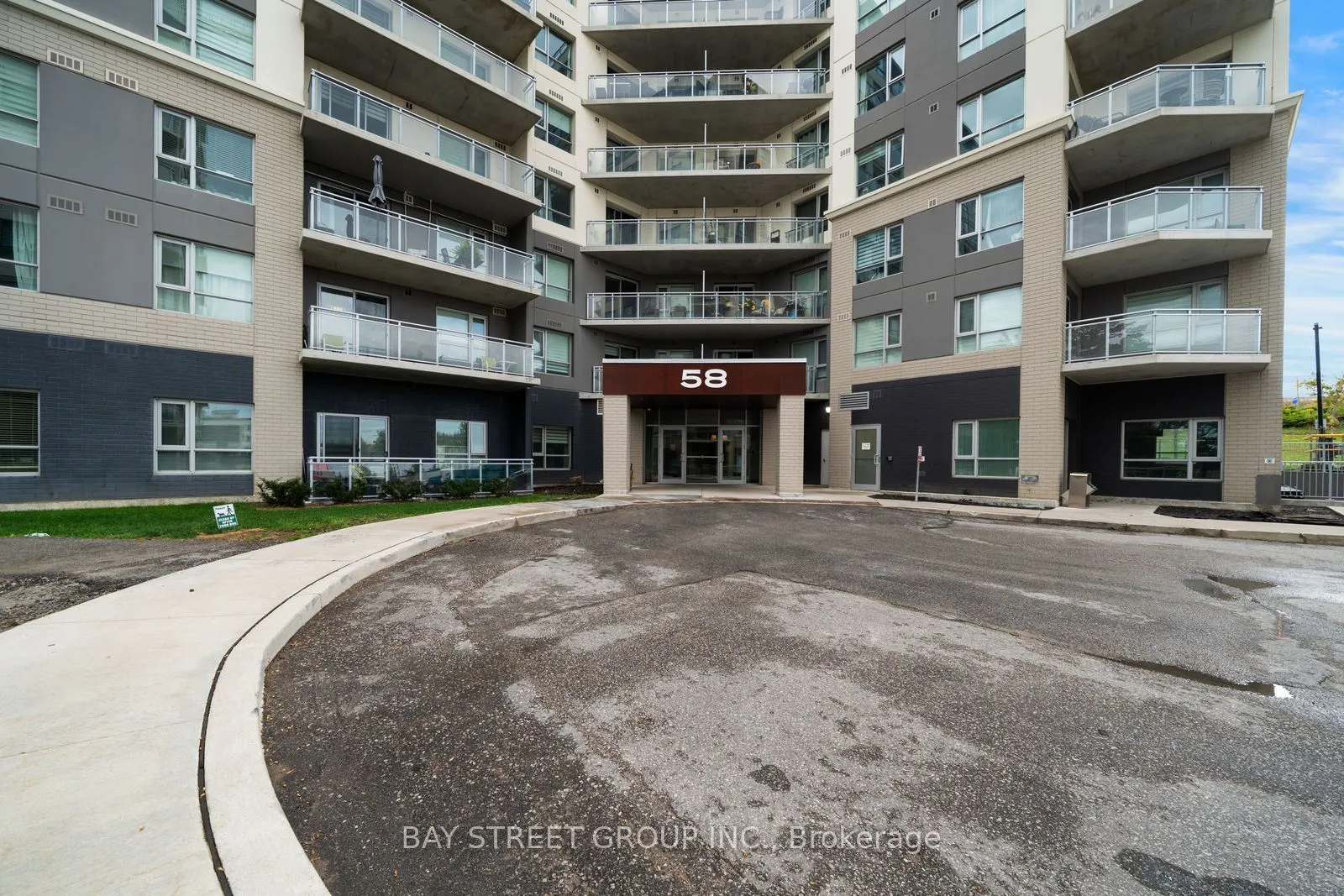 58 Lakeside Terrace #1011