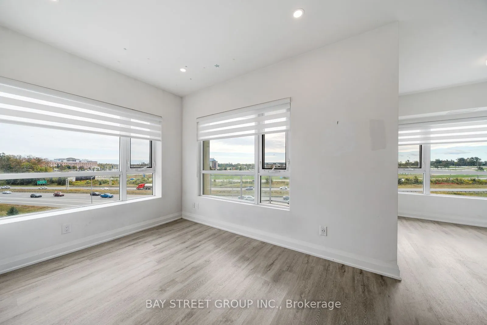 58 Lakeside Terrace #1011