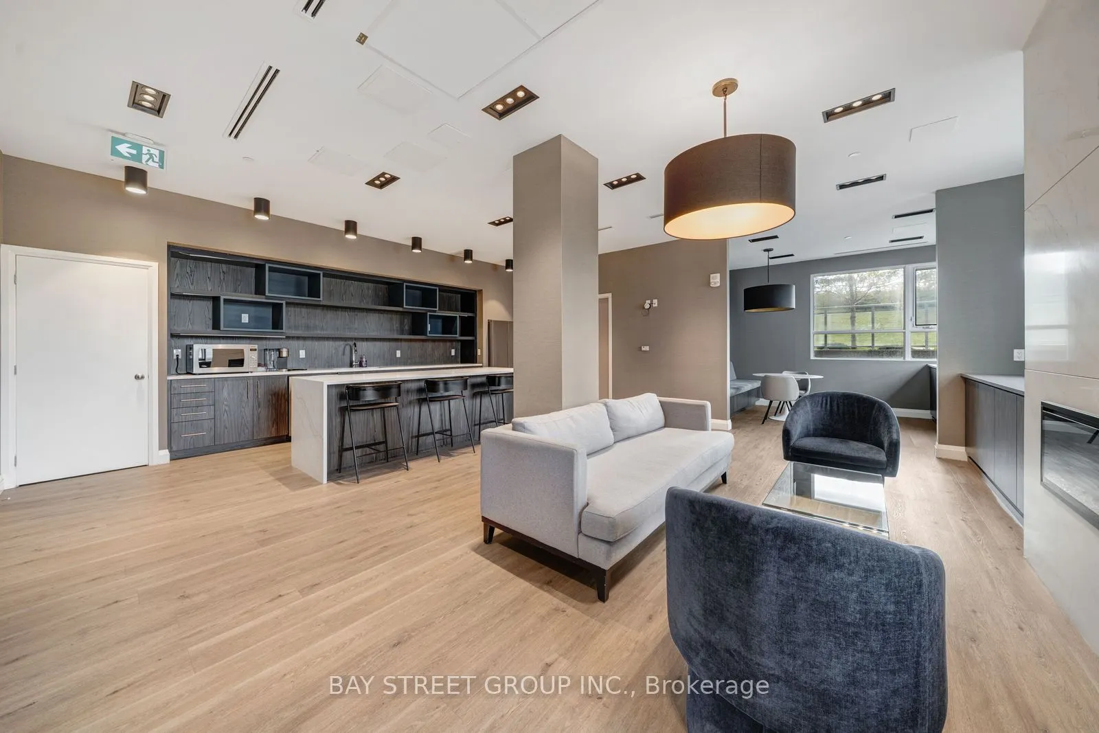58 Lakeside Terrace #1011