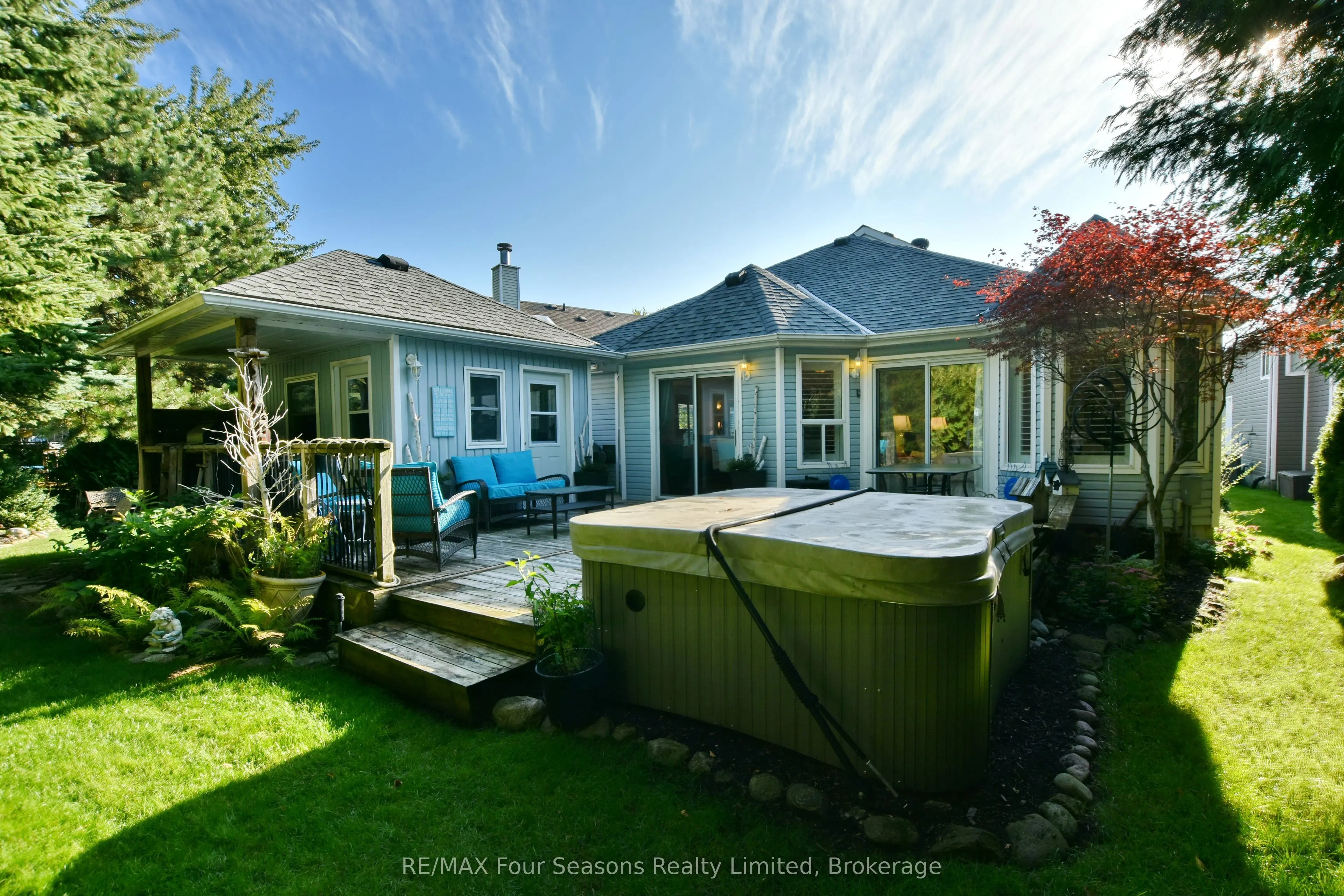 32 NETTLETON Court