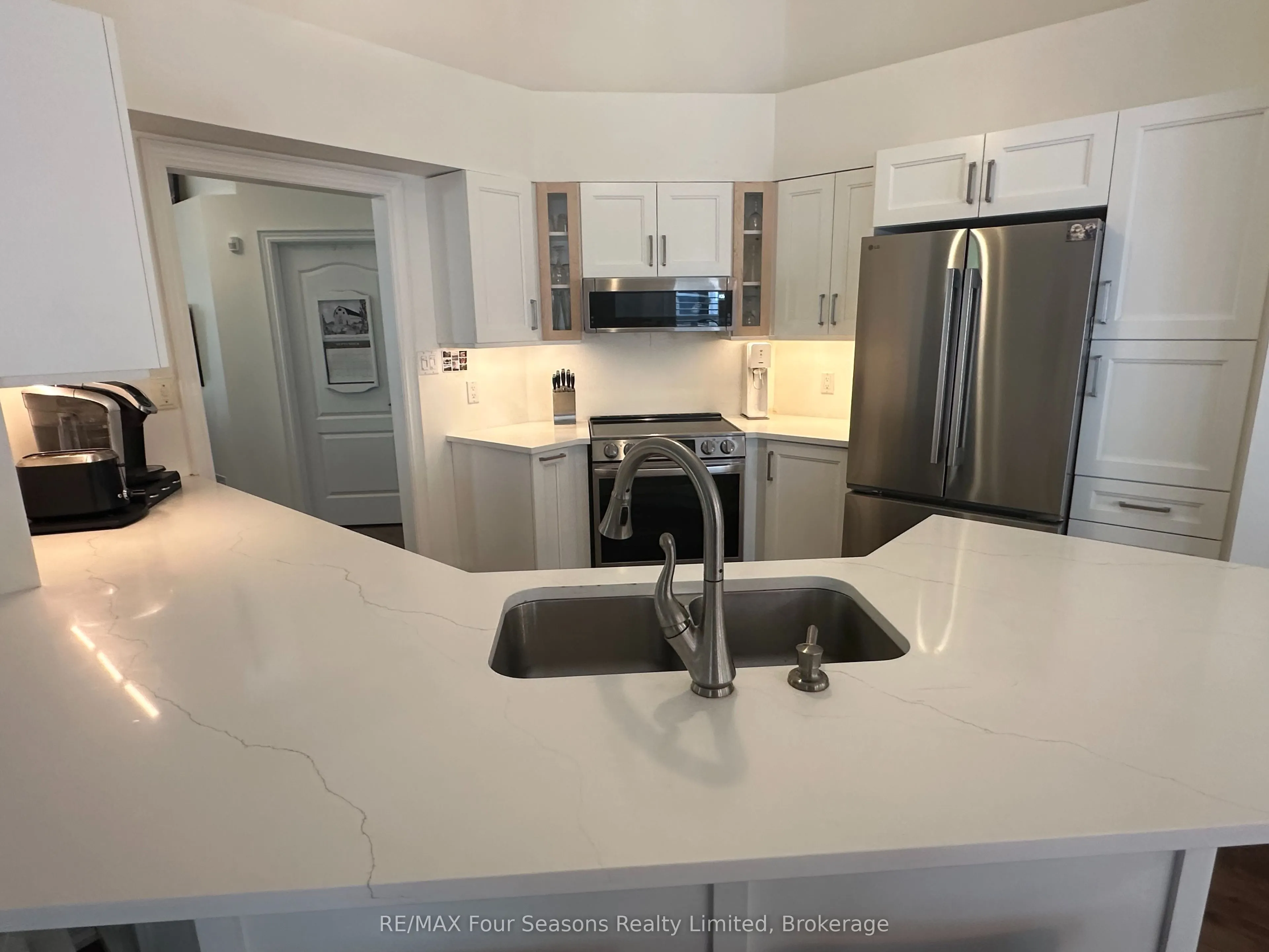 32 NETTLETON Court