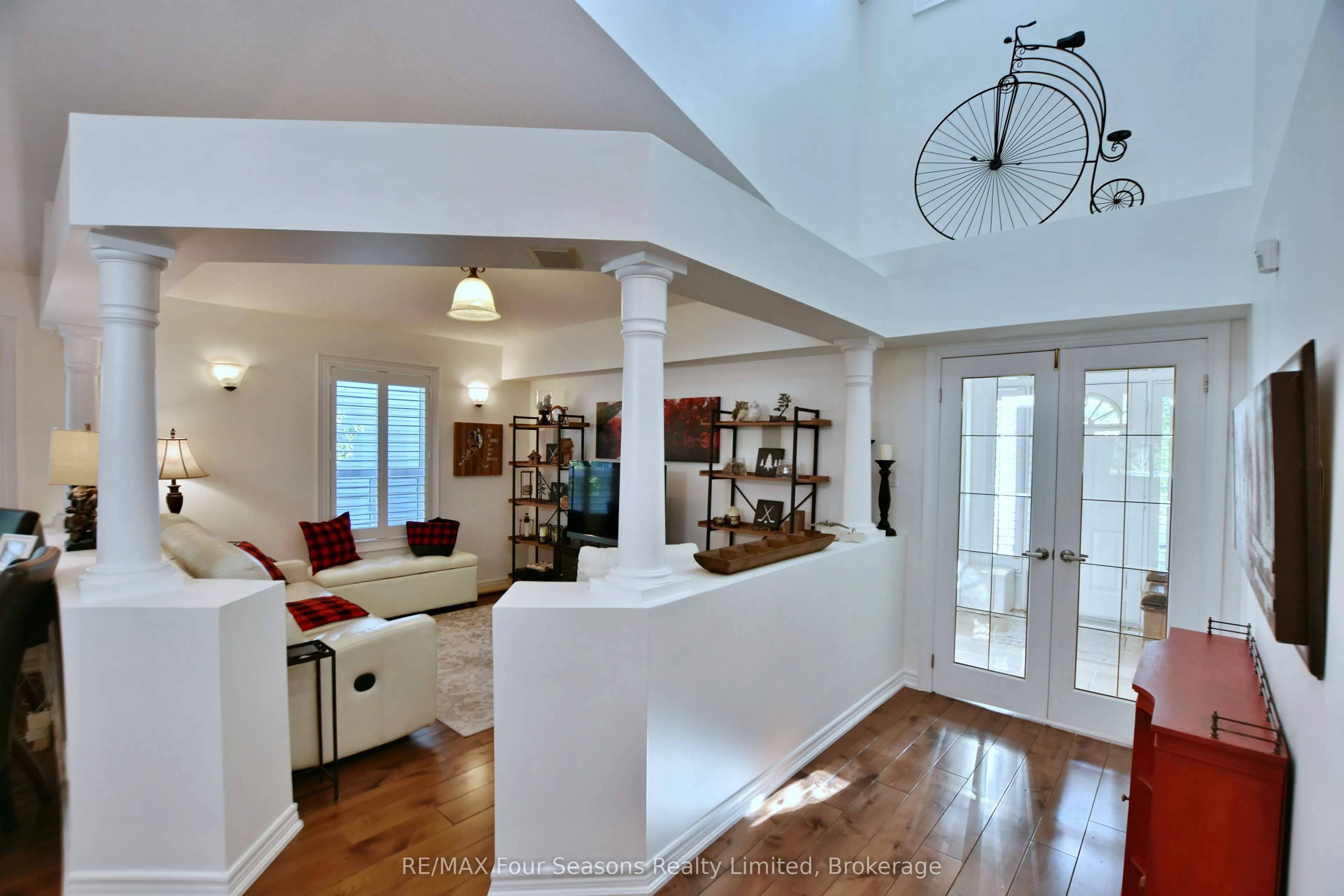 32 NETTLETON Court