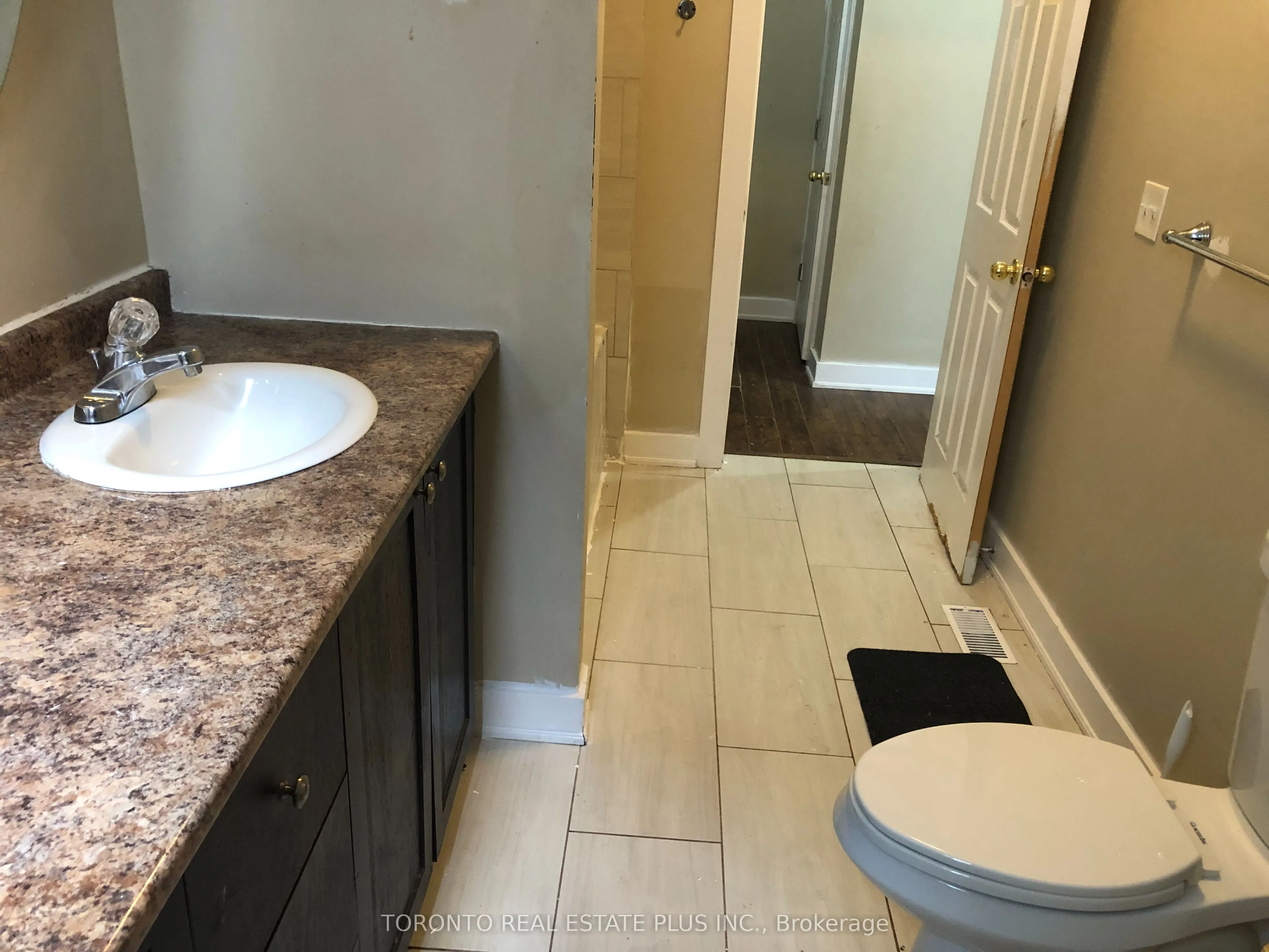 82 Coldwater Road W #1