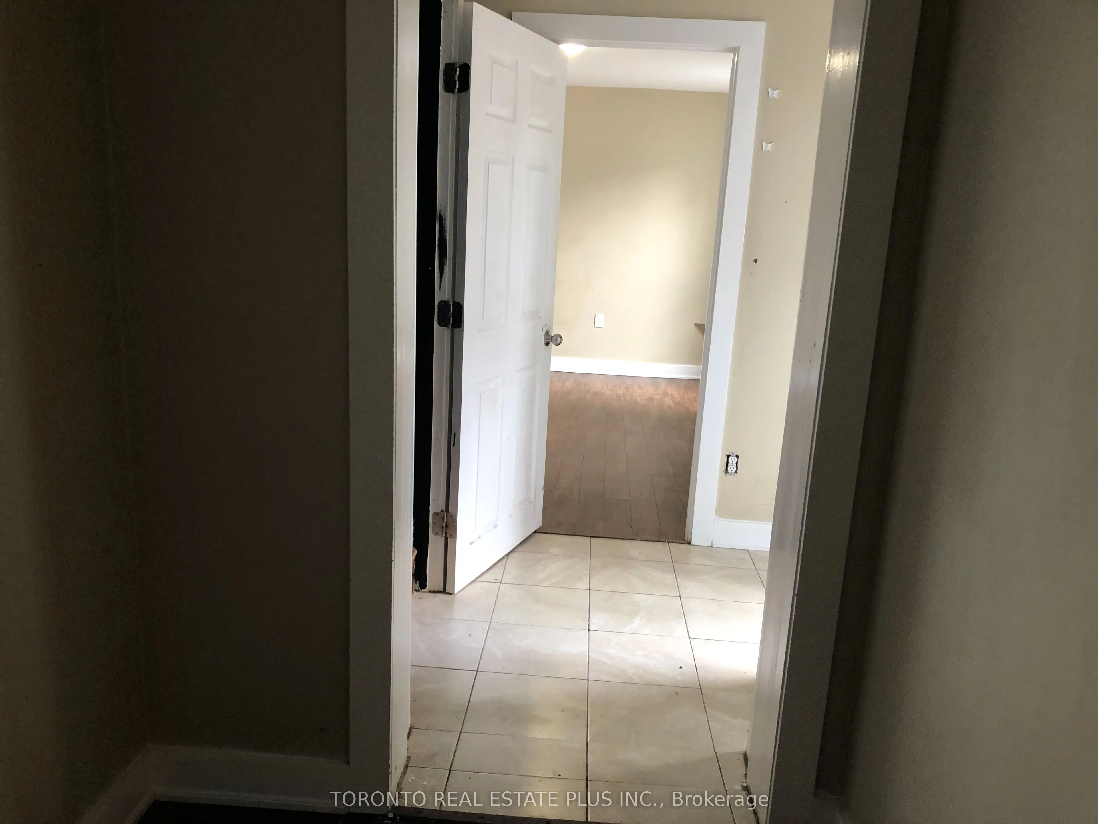 82 Coldwater Road W #1