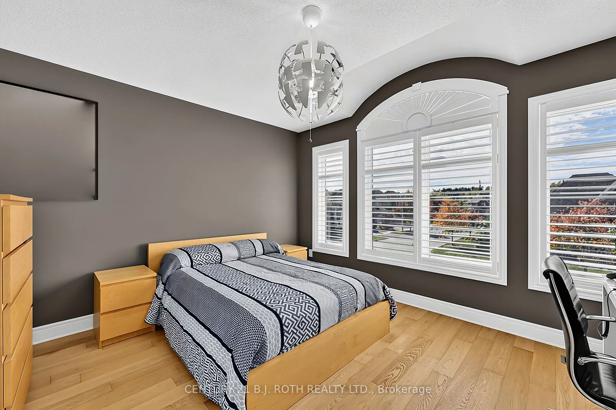 81 Royal Park Boulevard