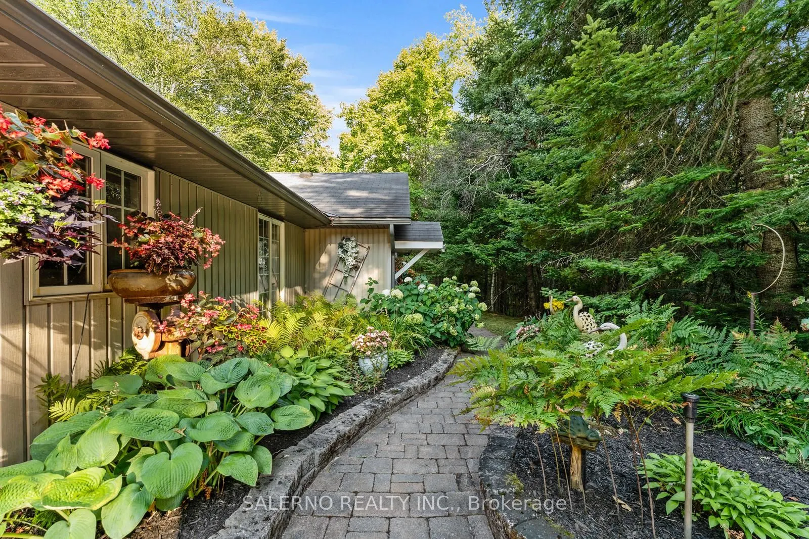 3992 Penetanguishene Road