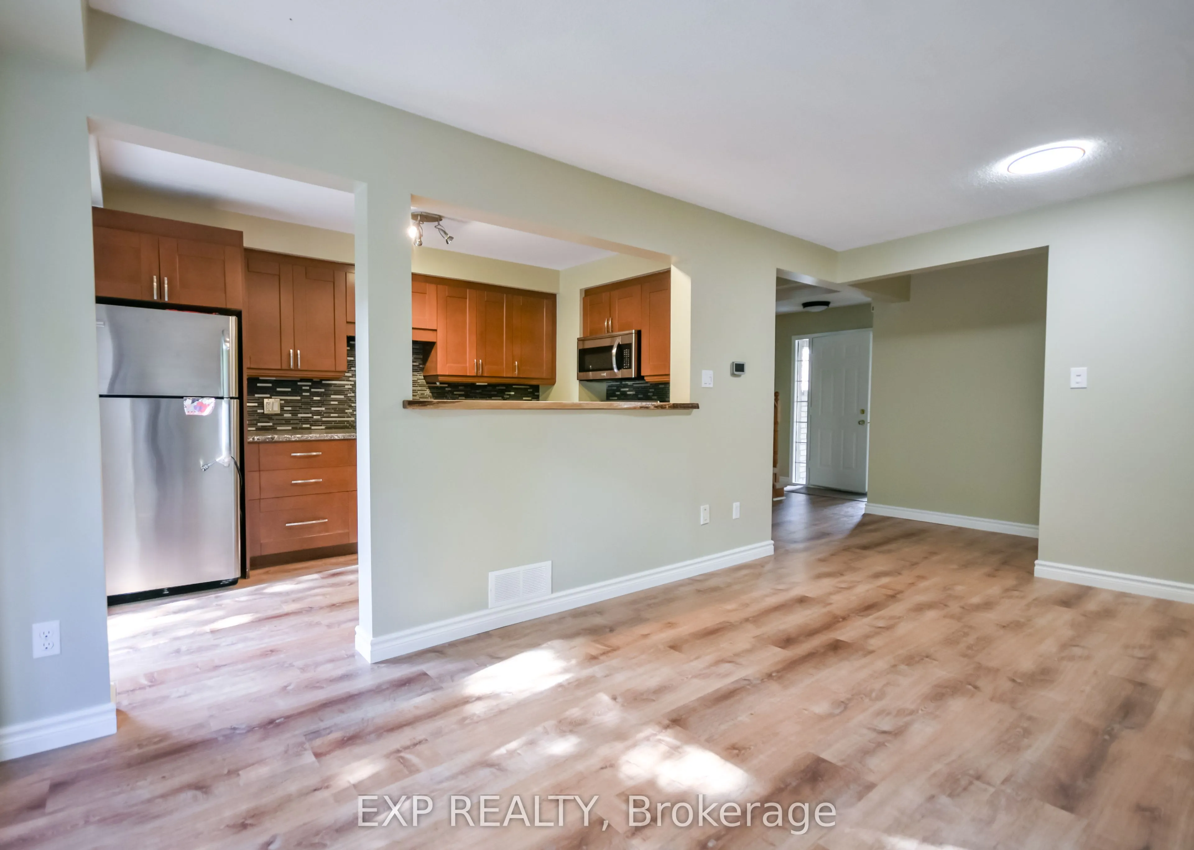 492 Laclie Street #14