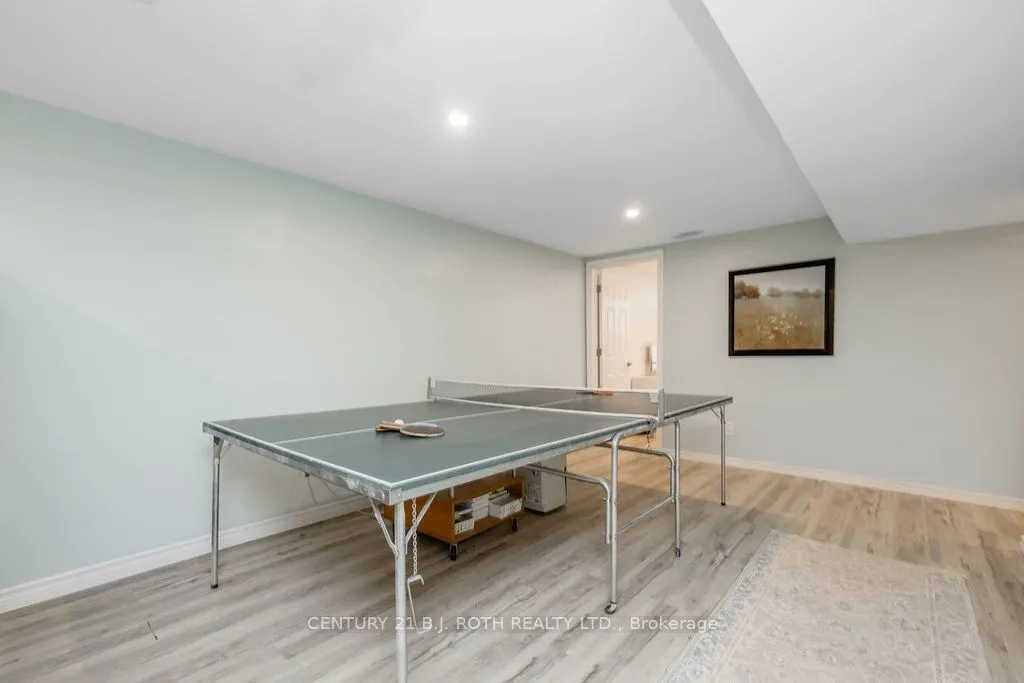 61 Ward Avenue