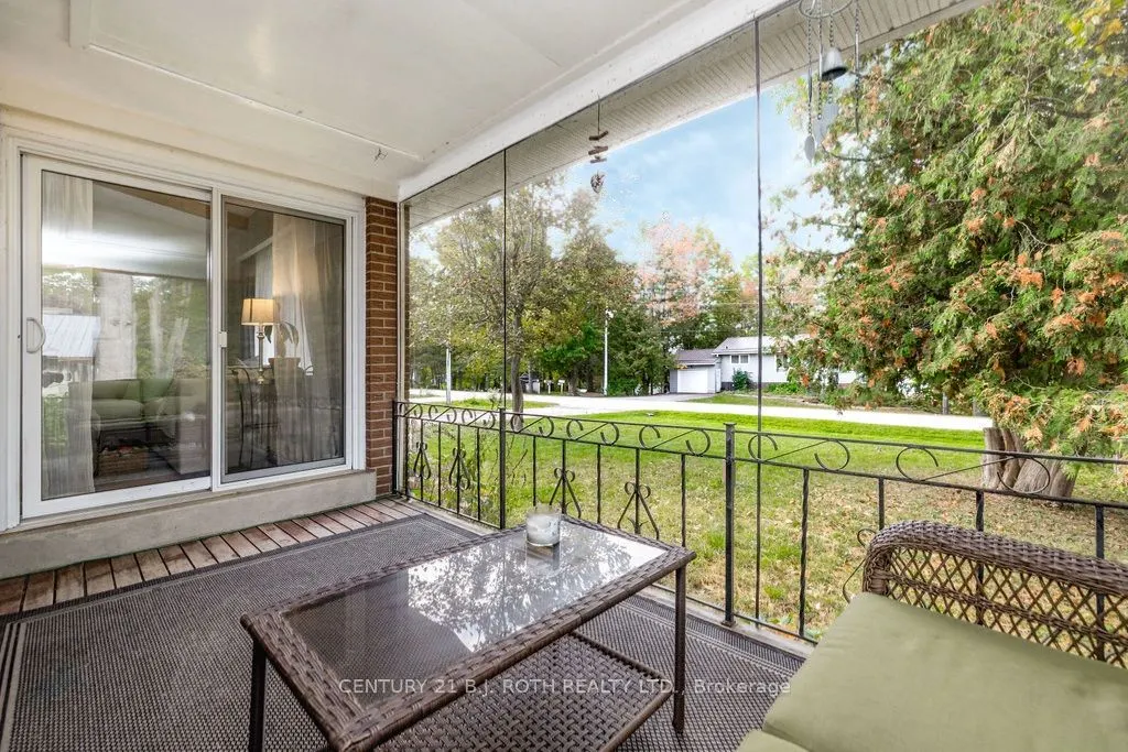 61 Ward Avenue
