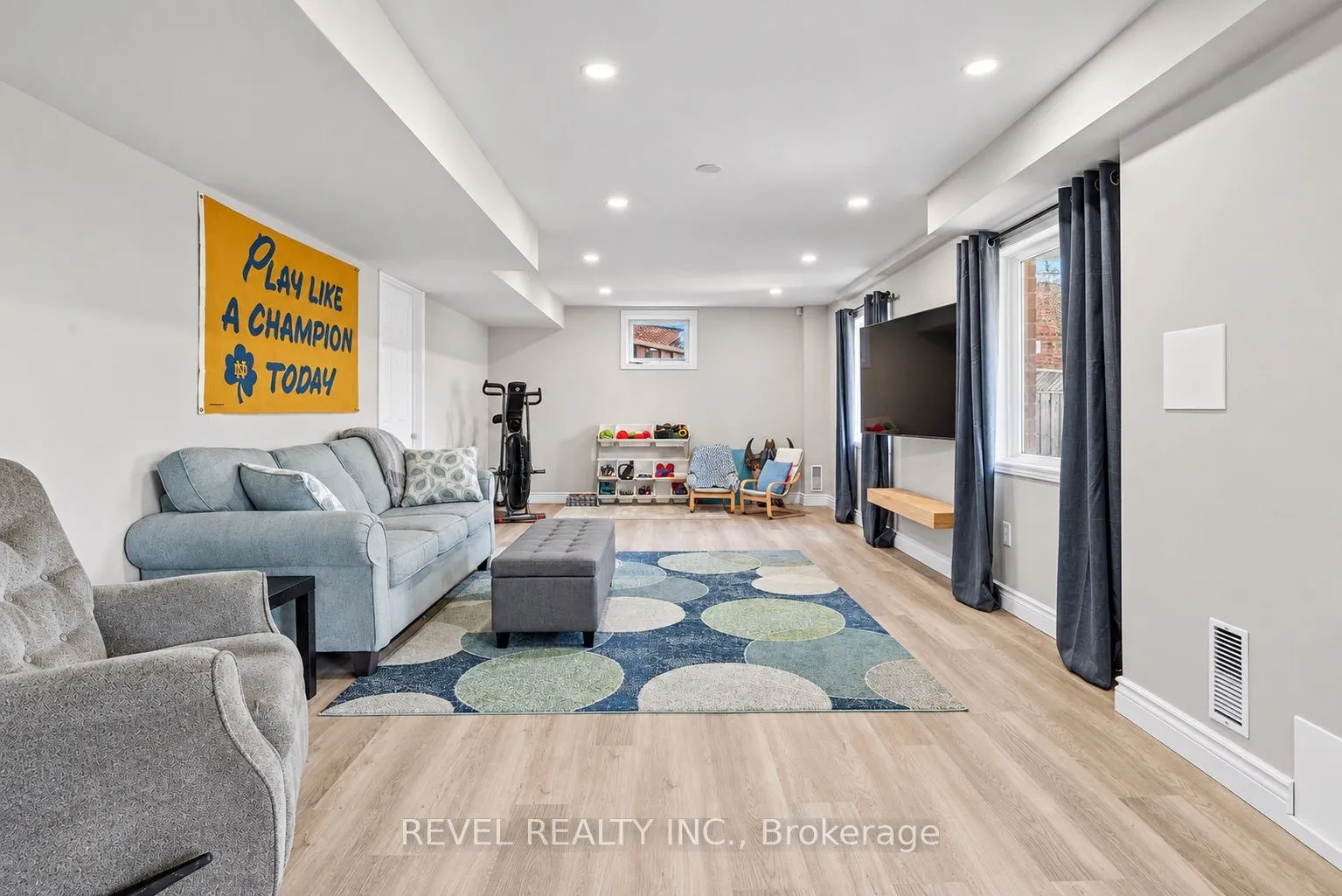 30 Sun King Crescent