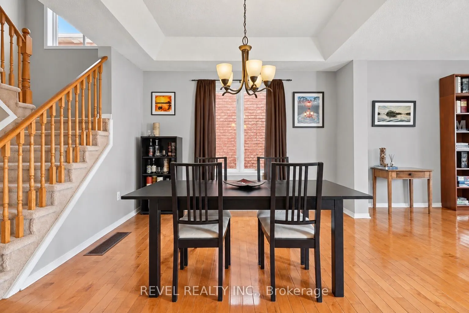30 Sun King Crescent