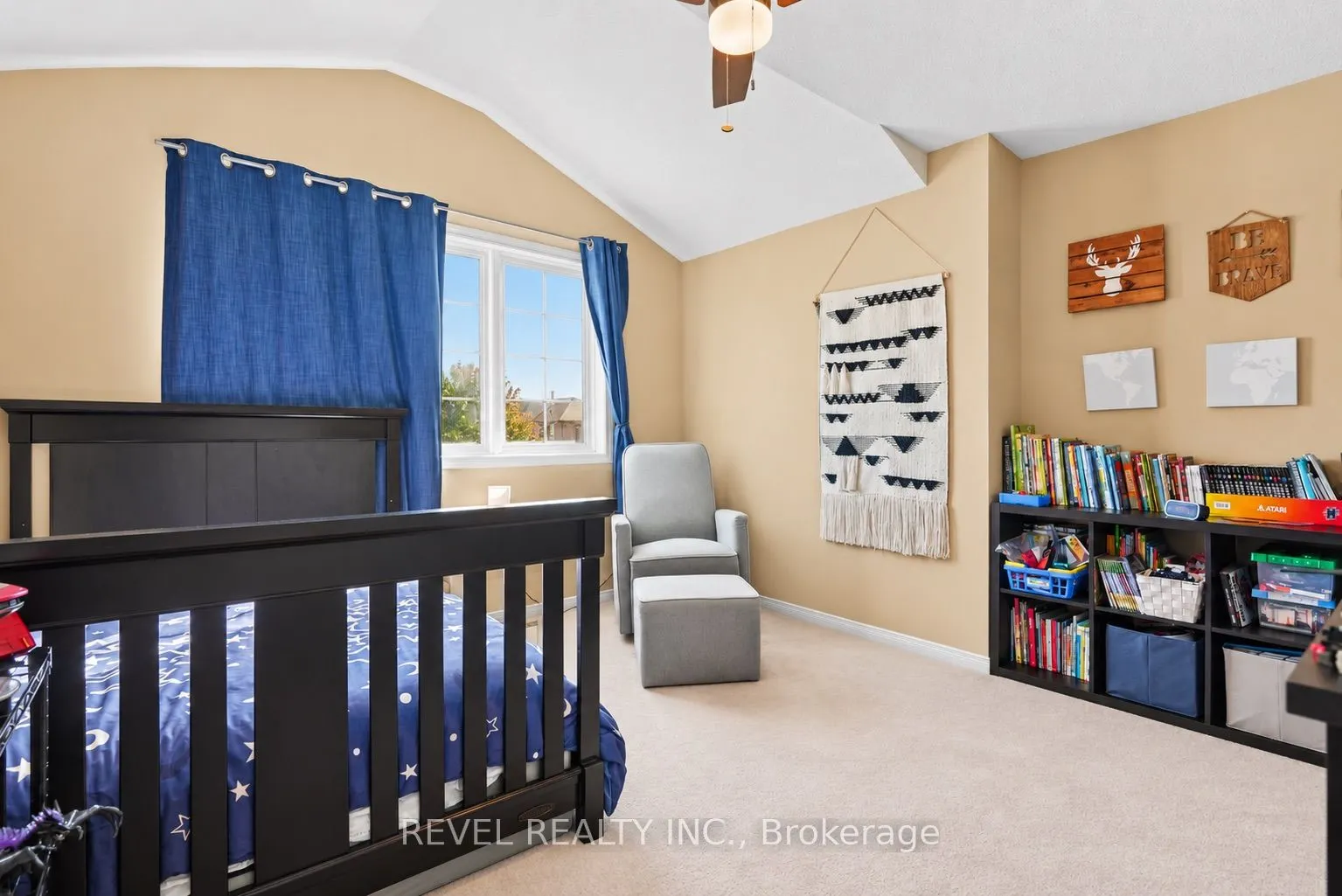 30 Sun King Crescent