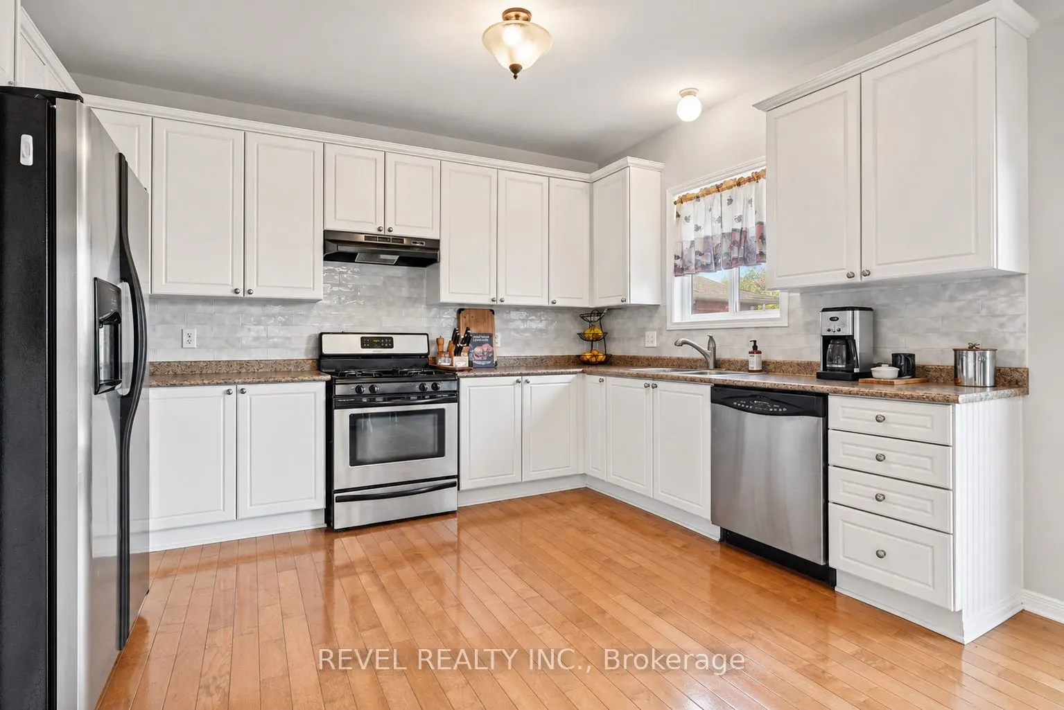 30 Sun King Crescent