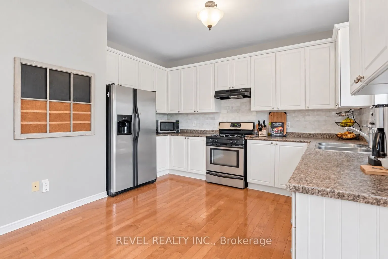 30 Sun King Crescent