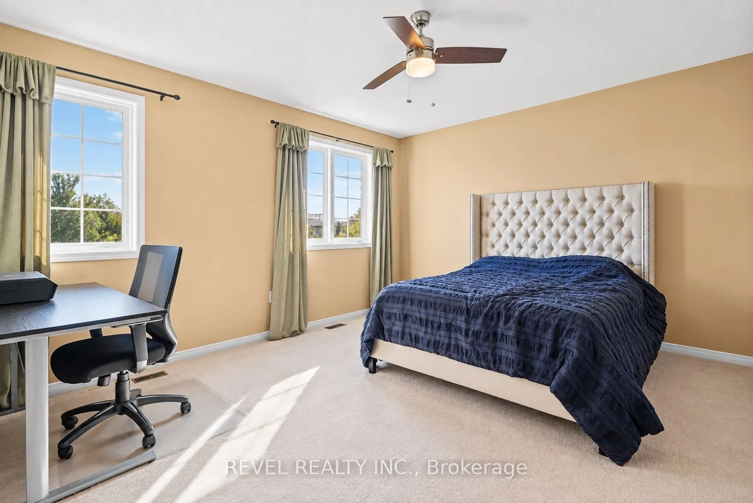 30 Sun King Crescent