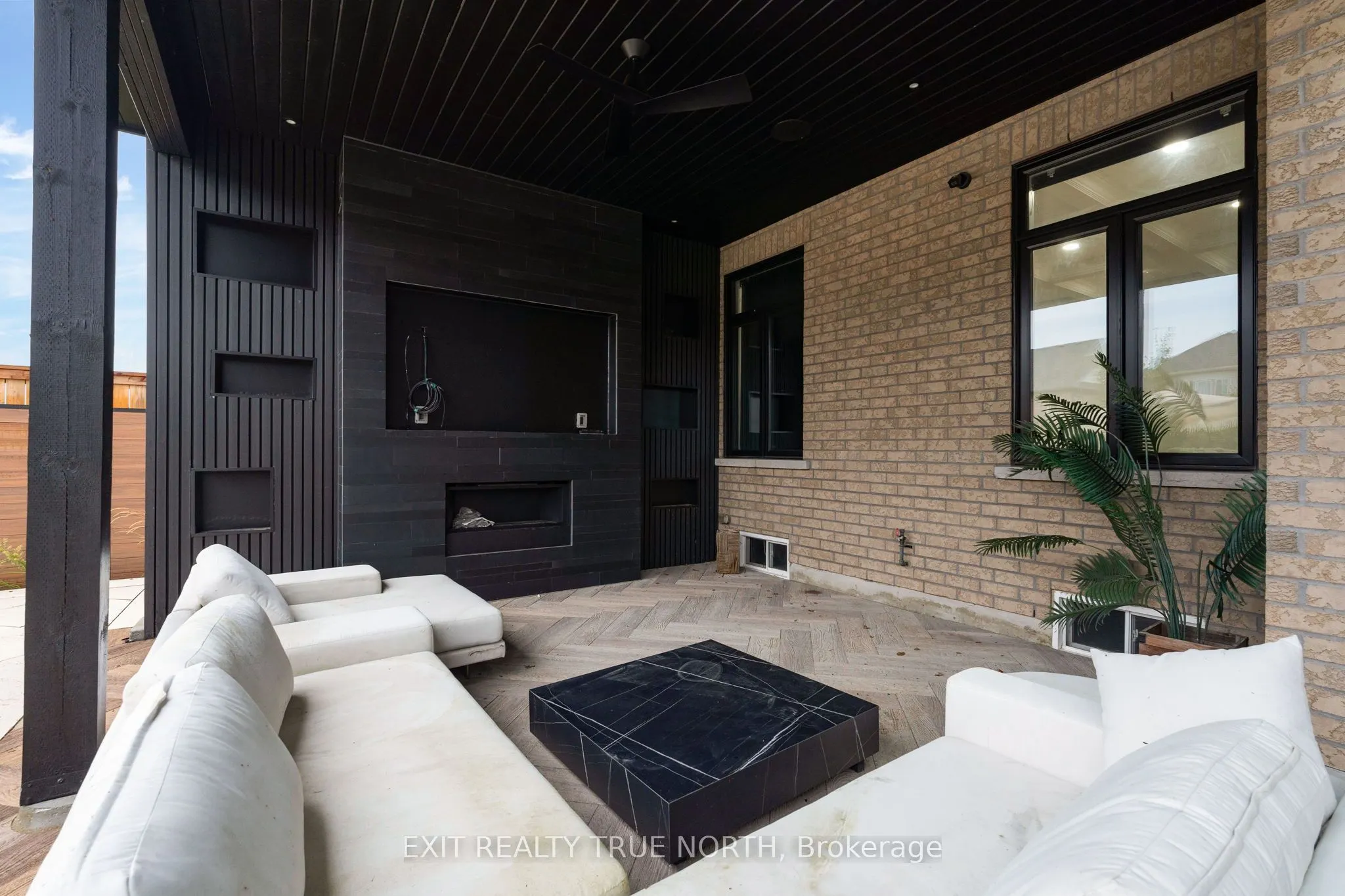 106 Rugman Crescent