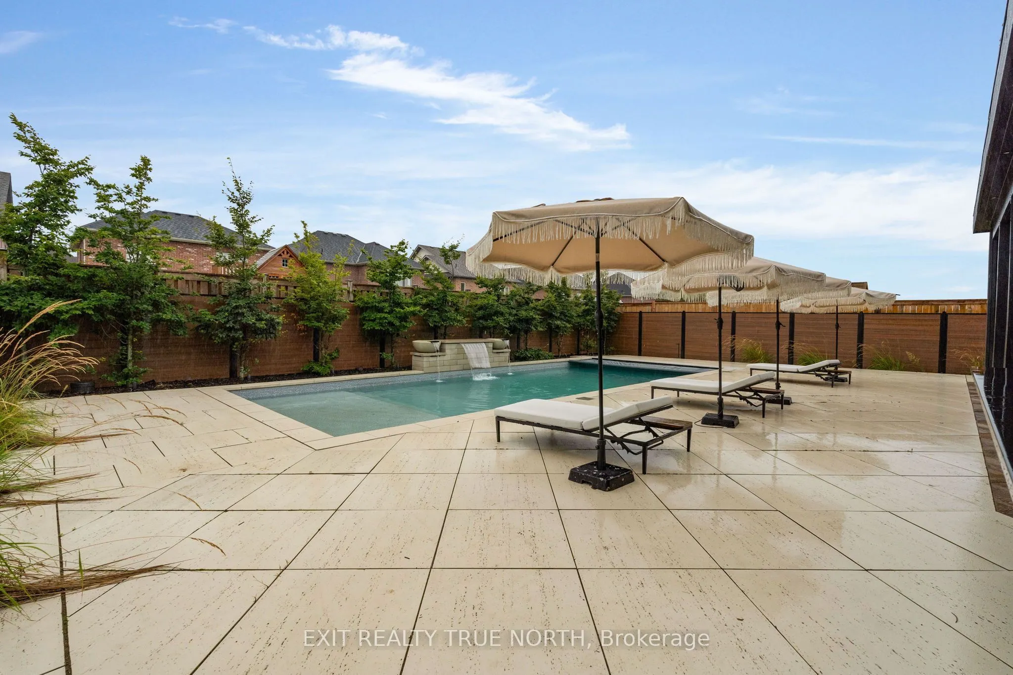 106 Rugman Crescent
