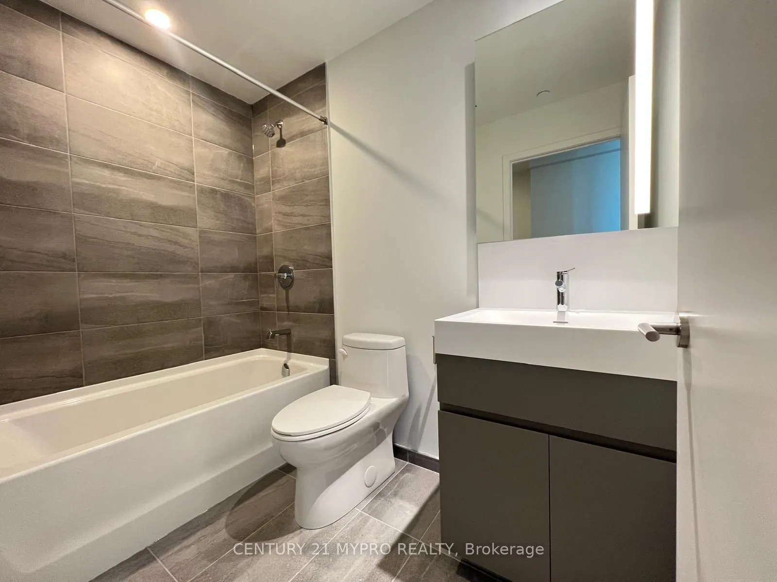 39 Mary Street #1412