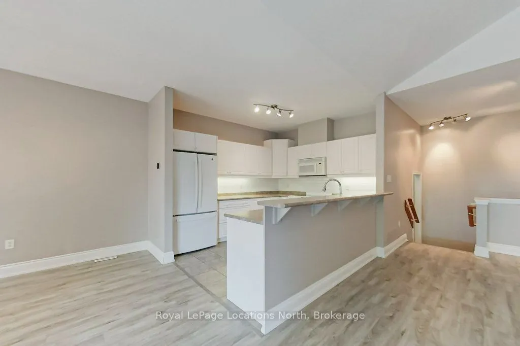 52 Thomas Drive