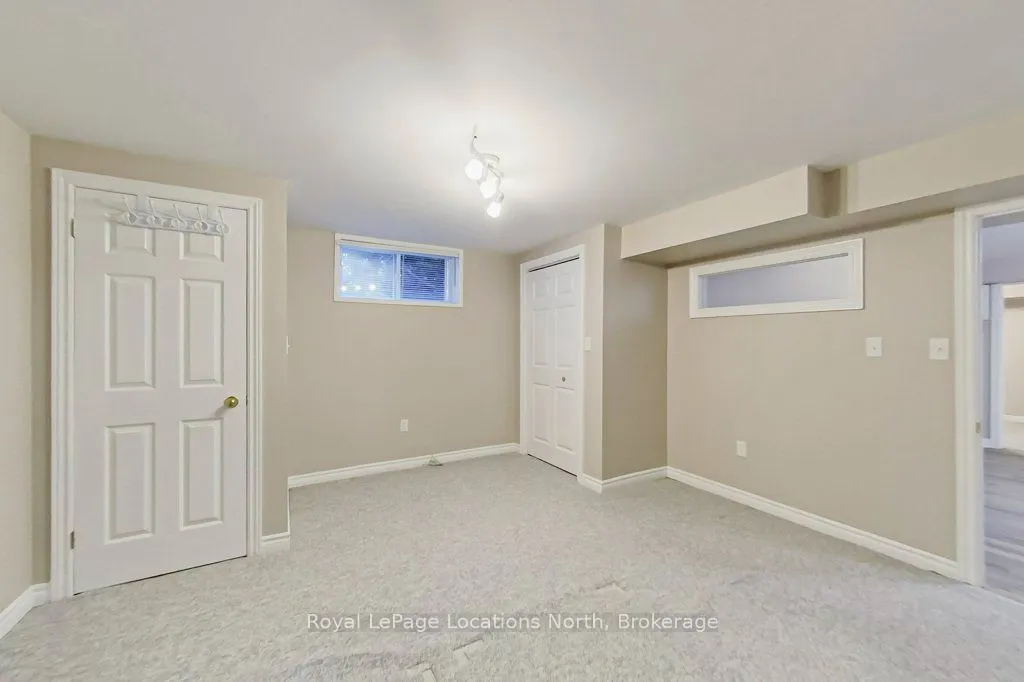 52 Thomas Drive