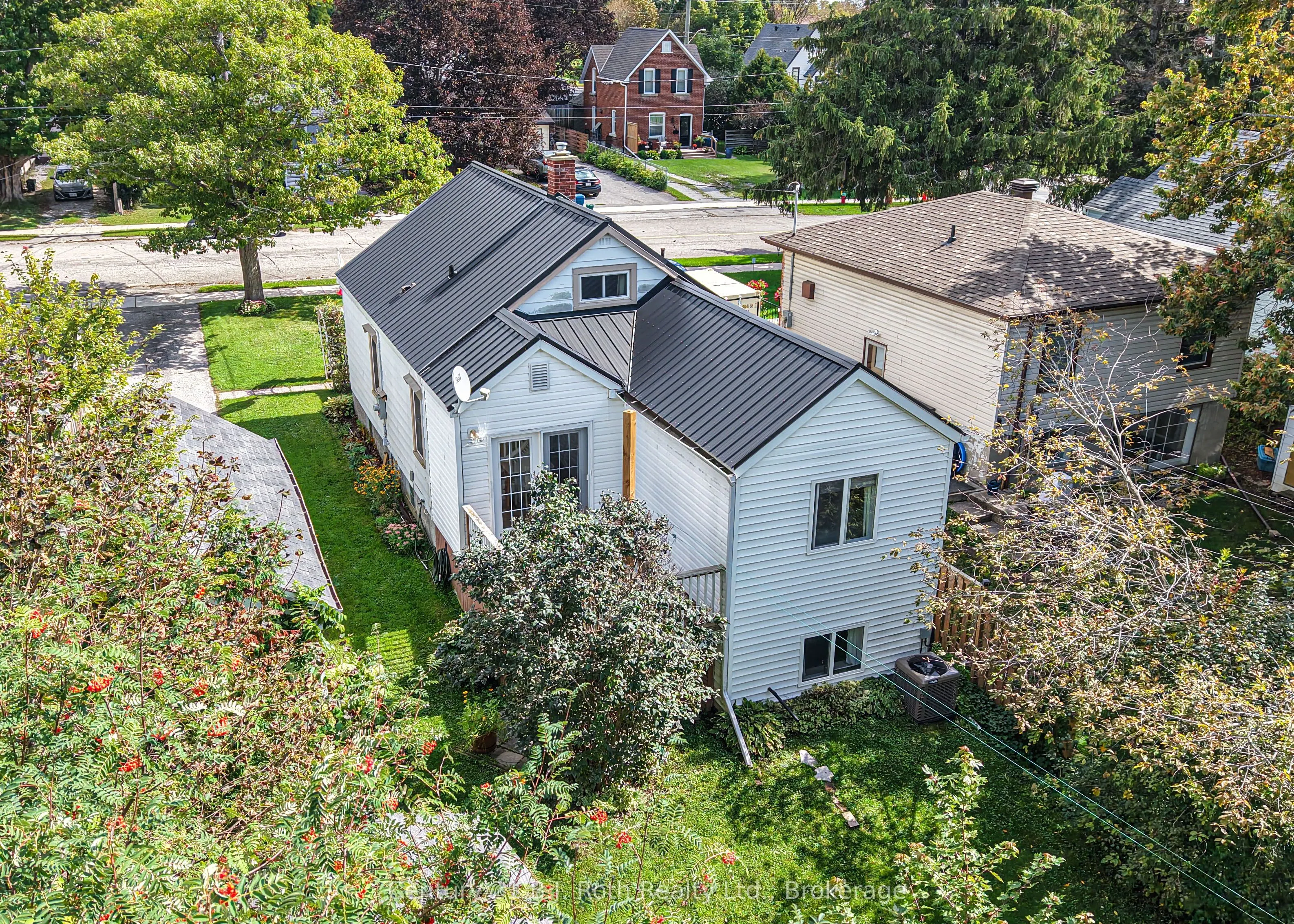 331 Moffat Street