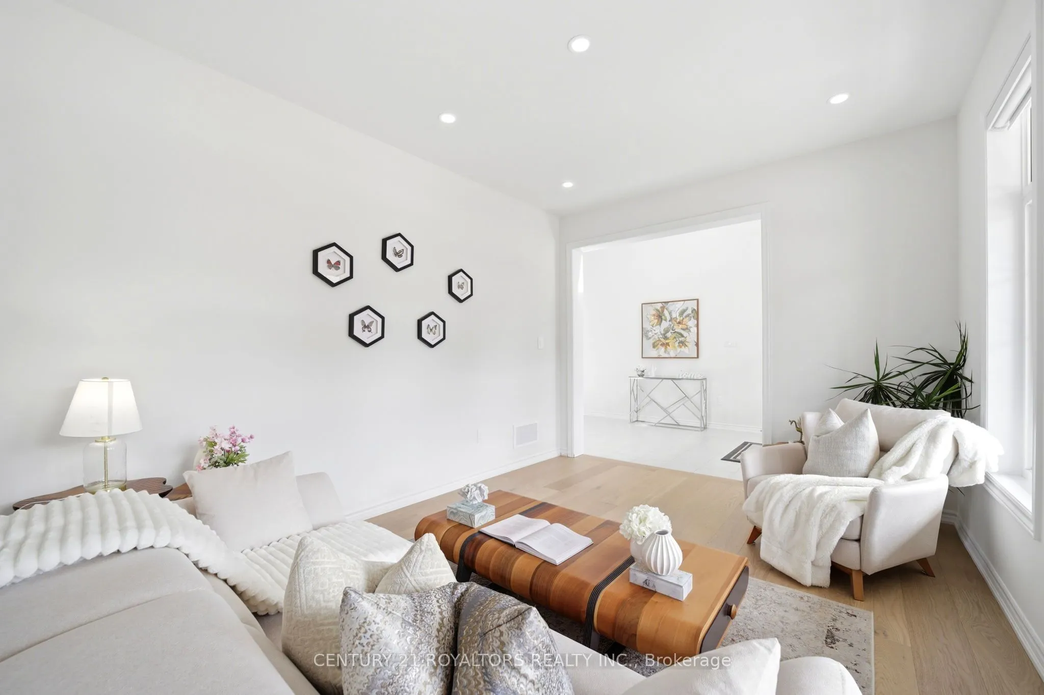 107 Rugman Crescent