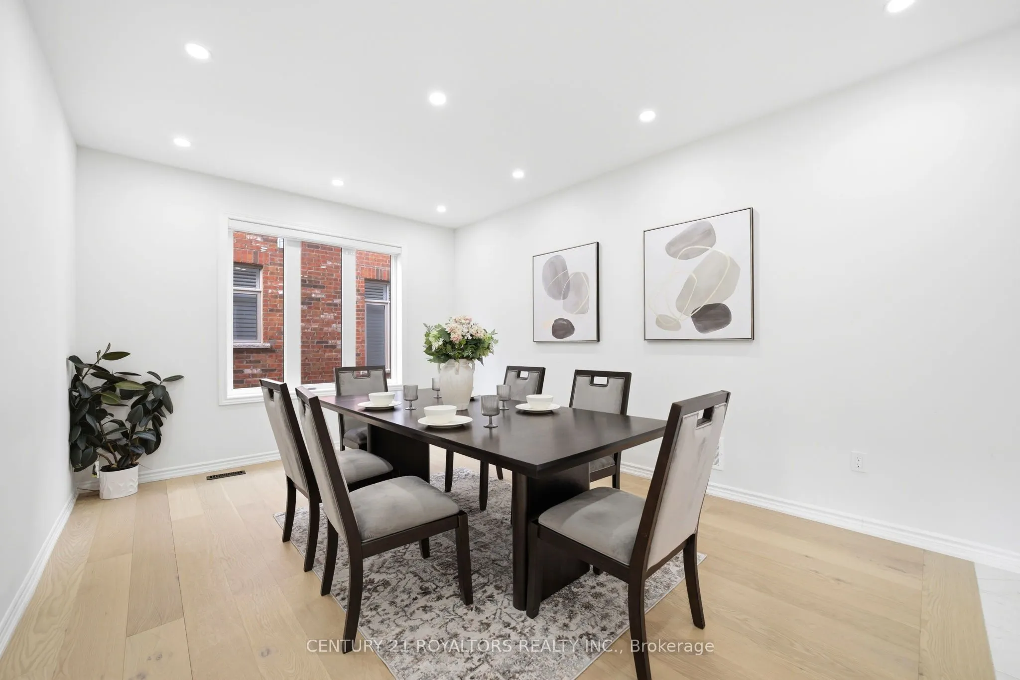 107 Rugman Crescent