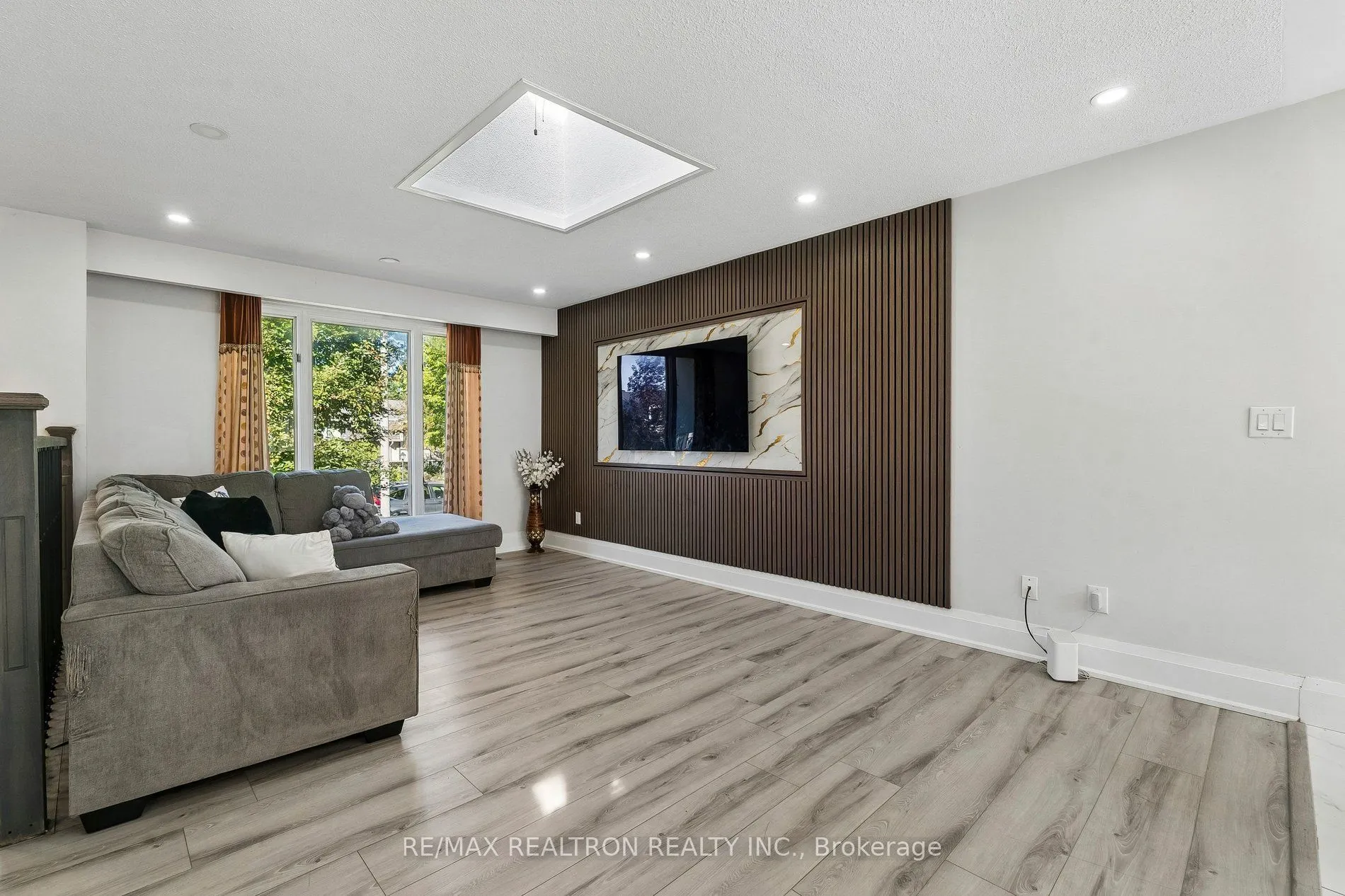 101 Marshall Street #Upper
