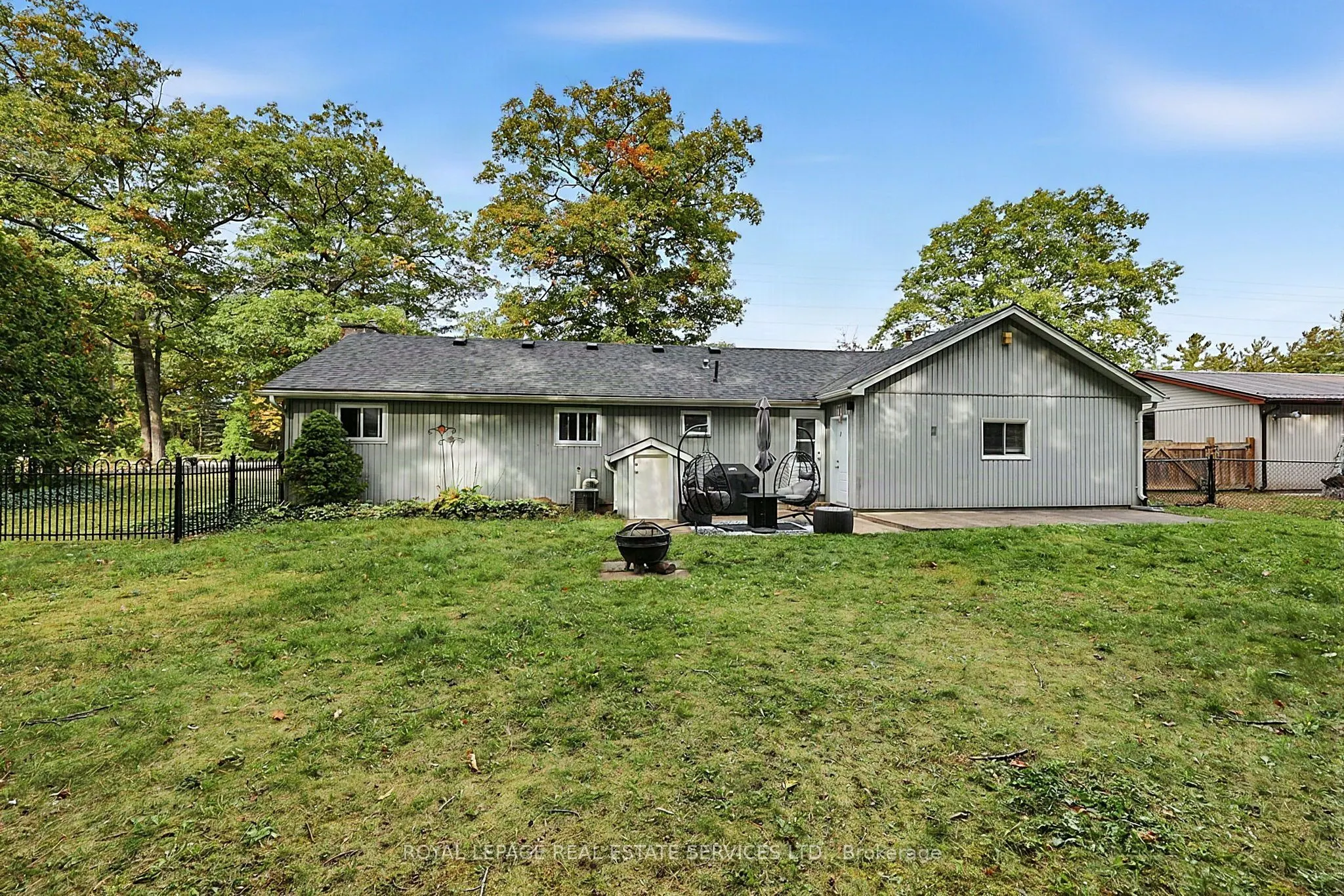 1687 RIVER Road W