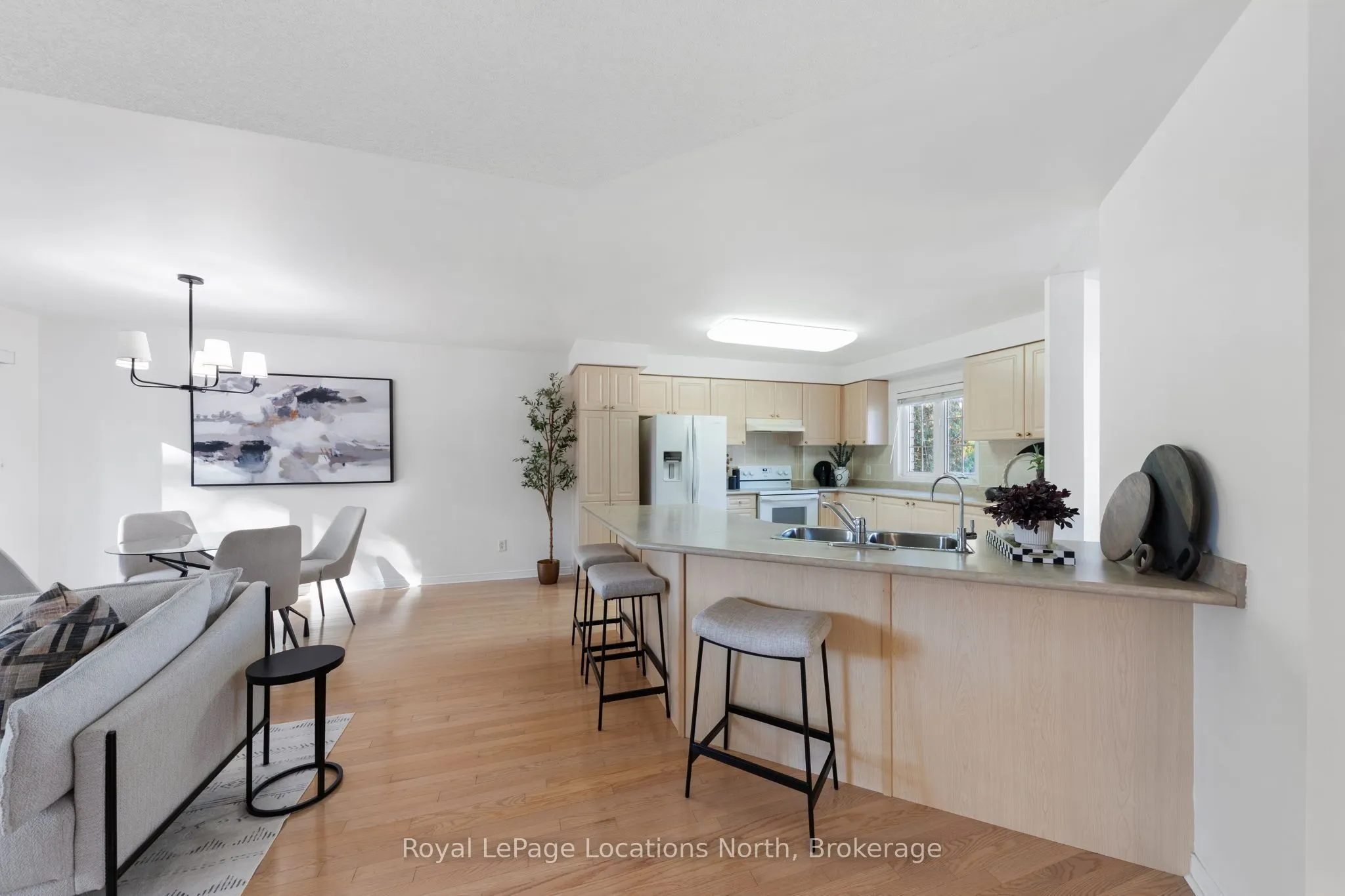 4 TRAILWOOD Place