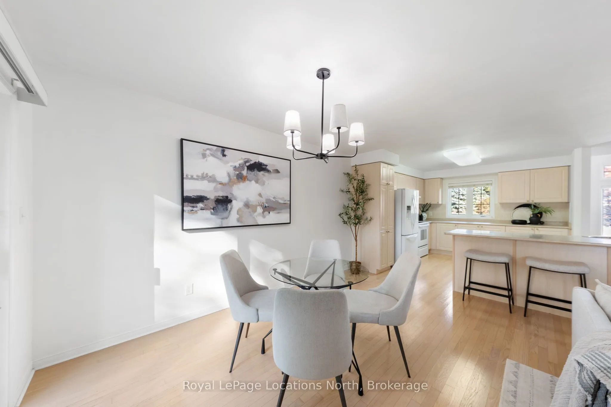 4 TRAILWOOD Place