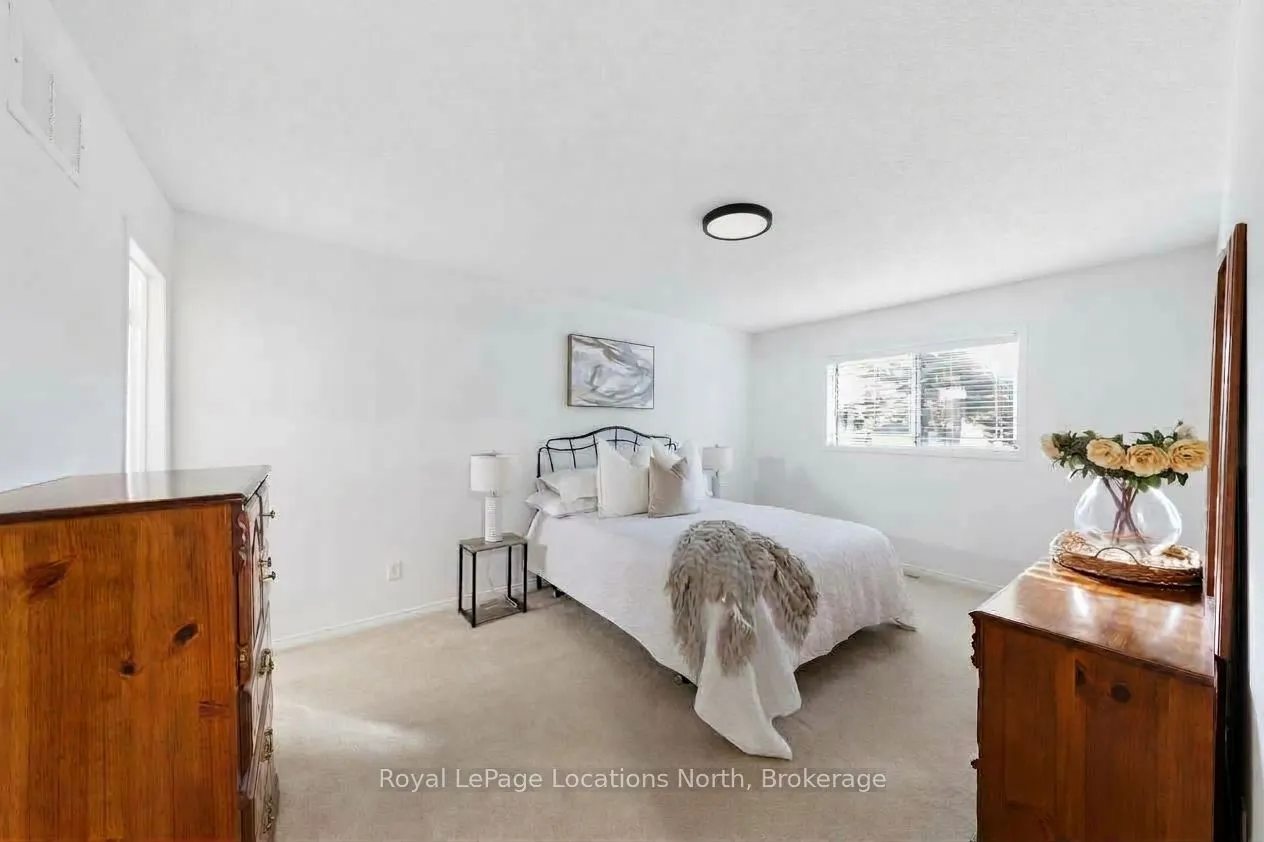 4 TRAILWOOD Place