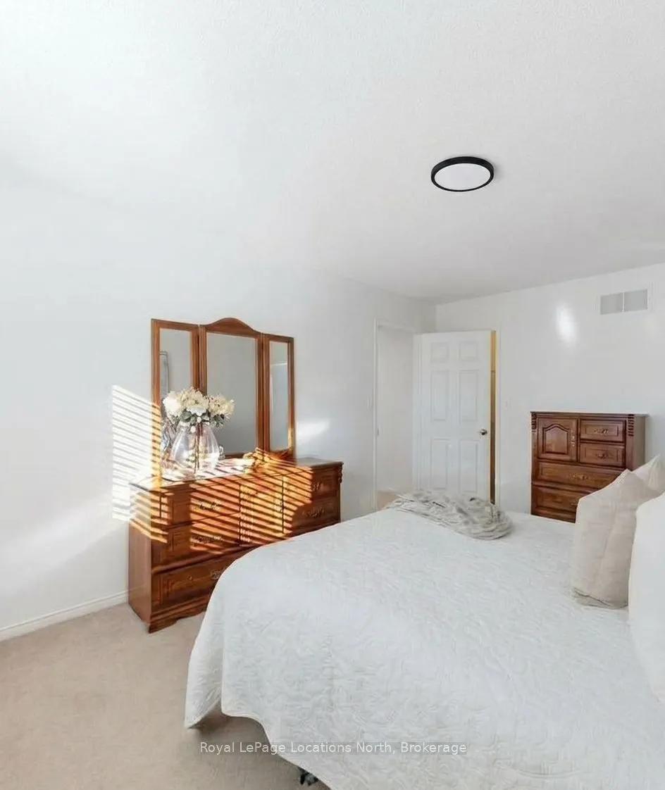4 TRAILWOOD Place