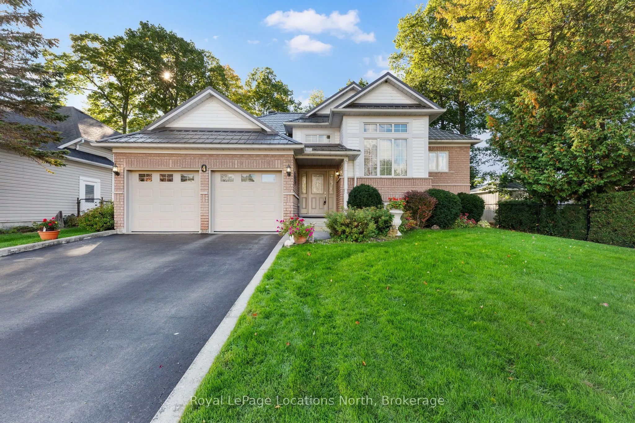 4 TRAILWOOD Place
