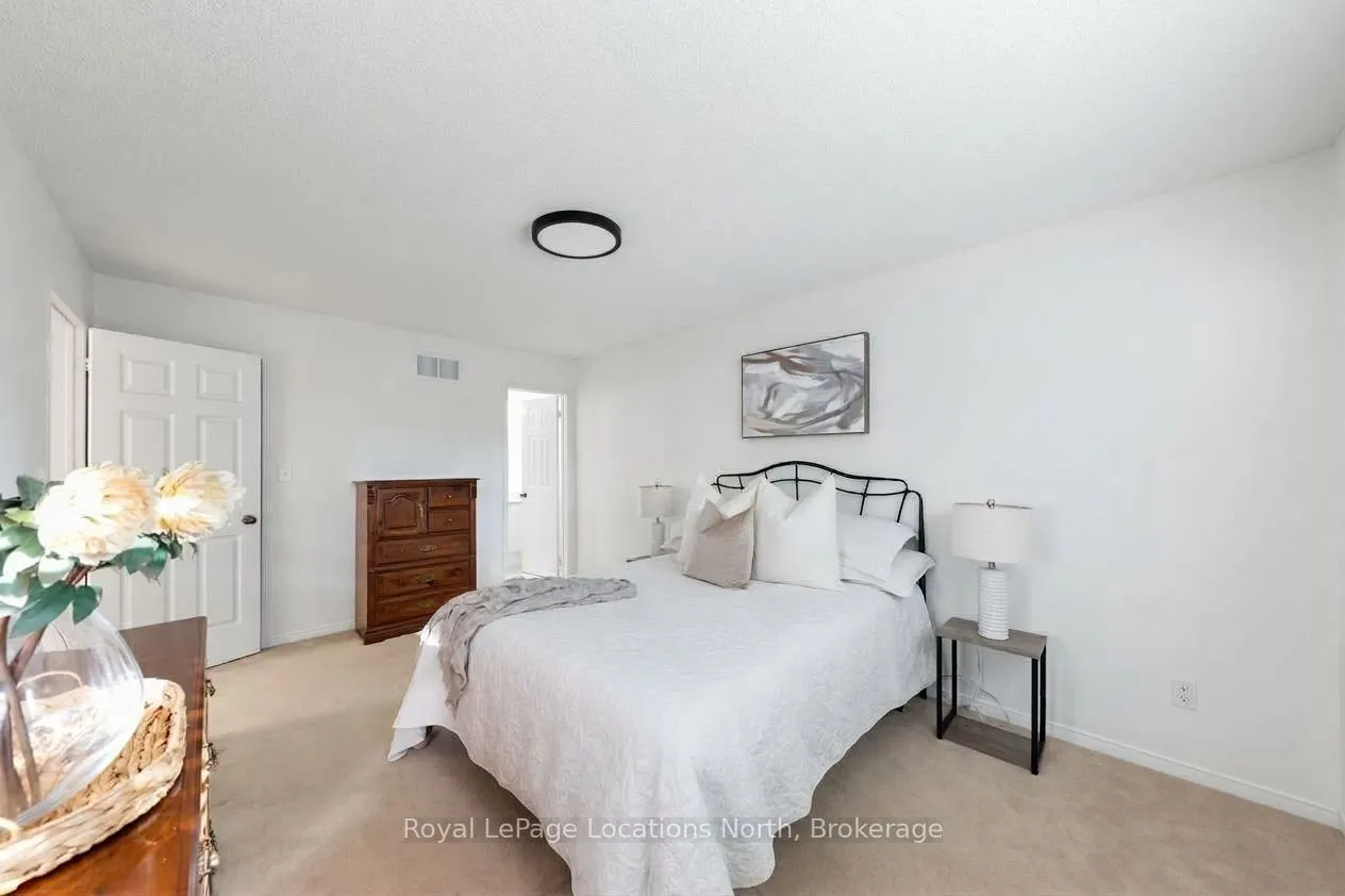 4 TRAILWOOD Place
