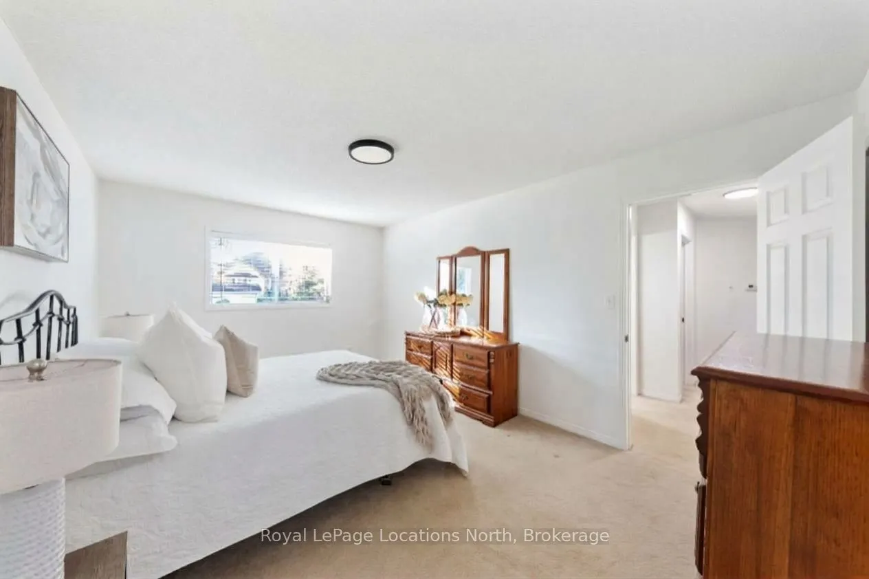 4 TRAILWOOD Place