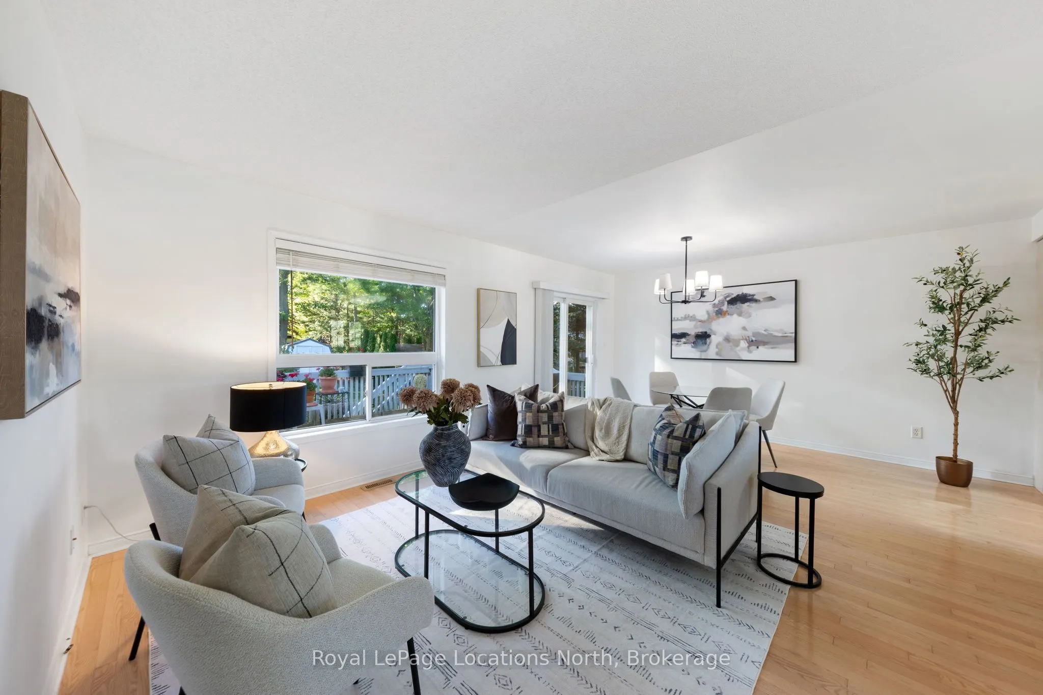 4 TRAILWOOD Place