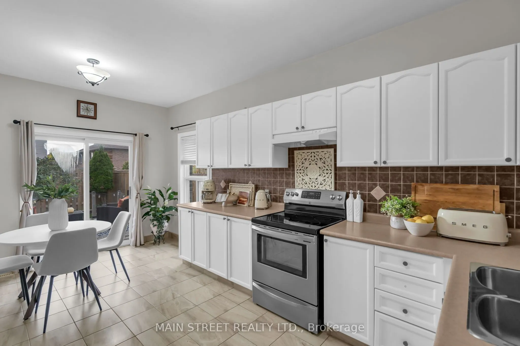 27 Max Avenue