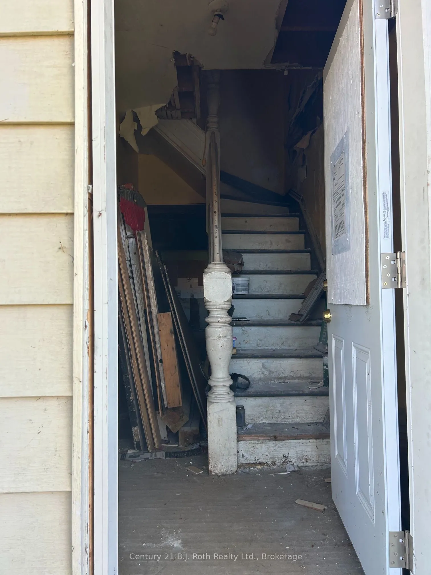 469 Robert Street