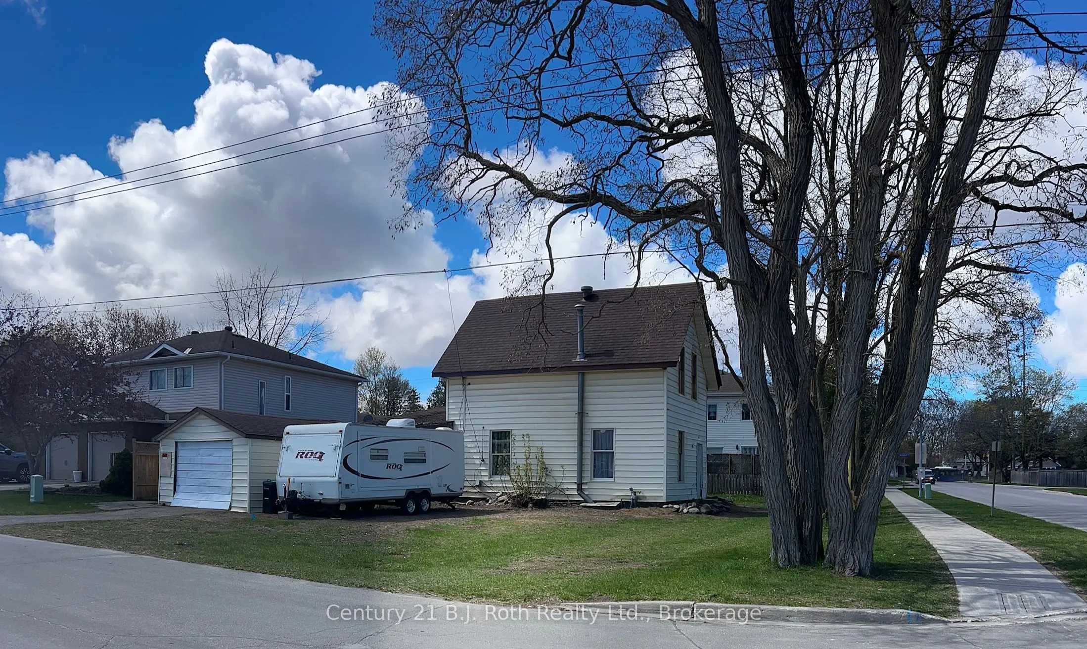 469 Robert Street