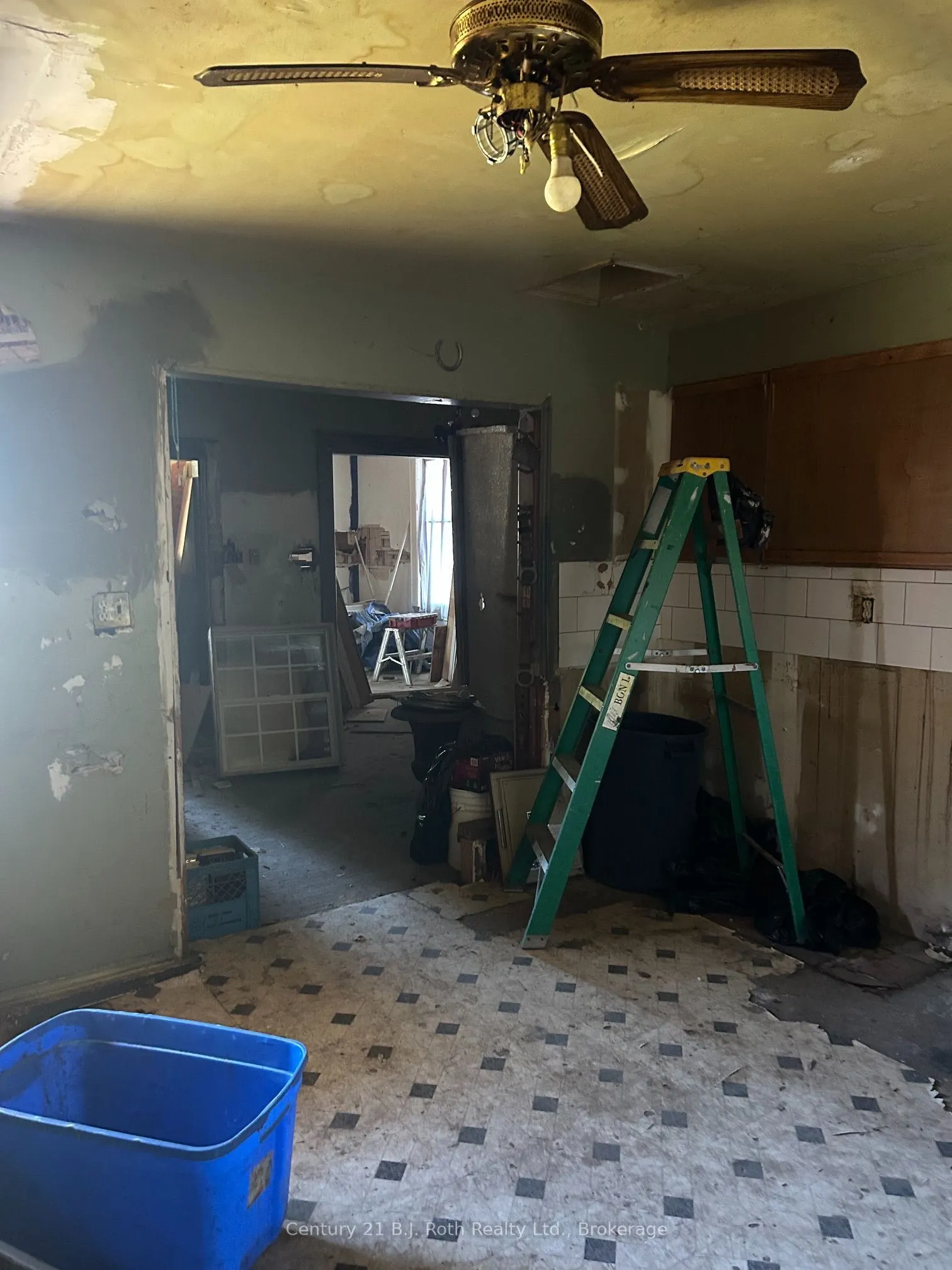 469 Robert Street
