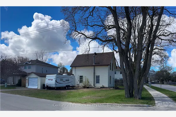 469 Robert Street