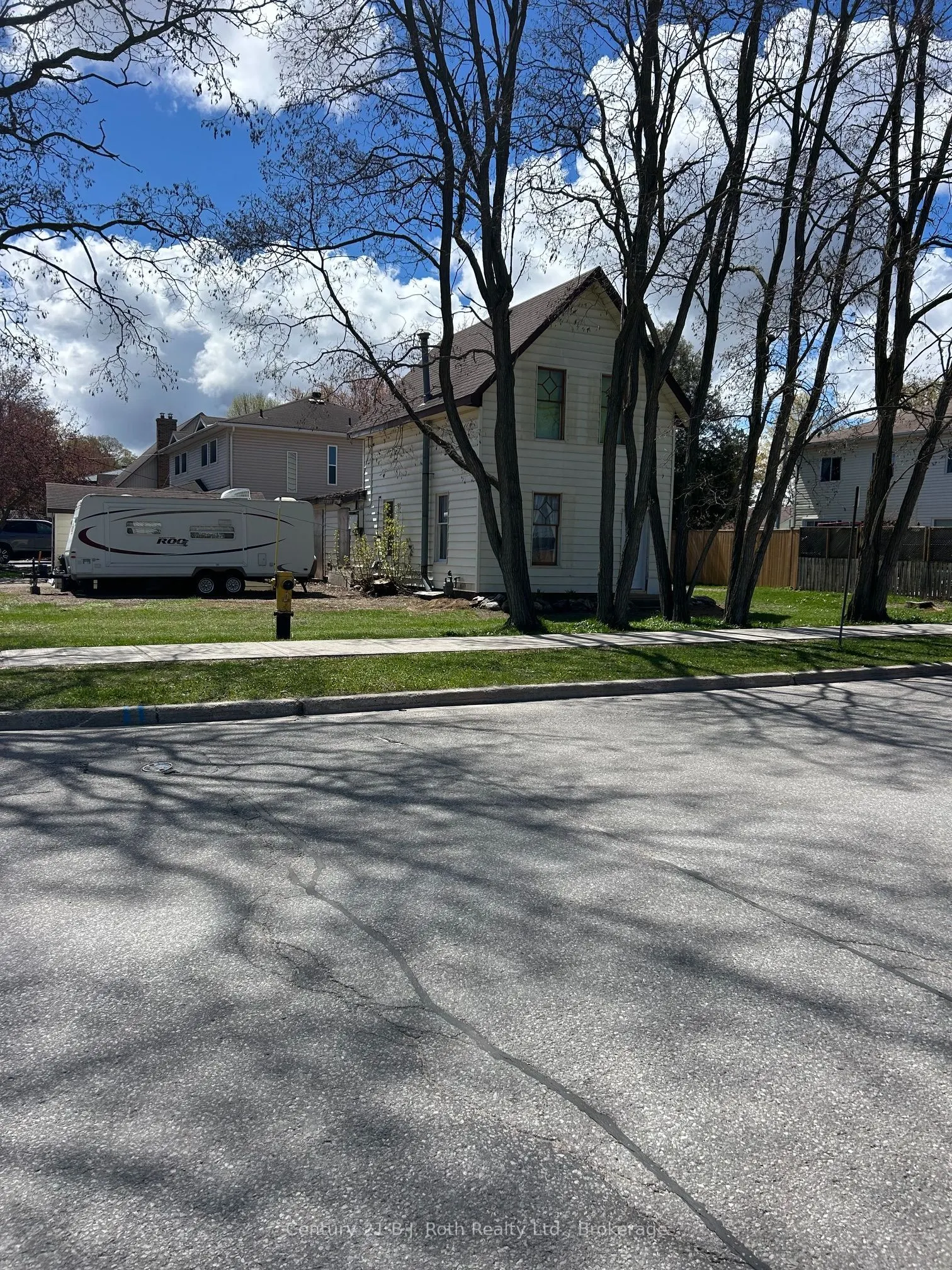 469 Robert Street