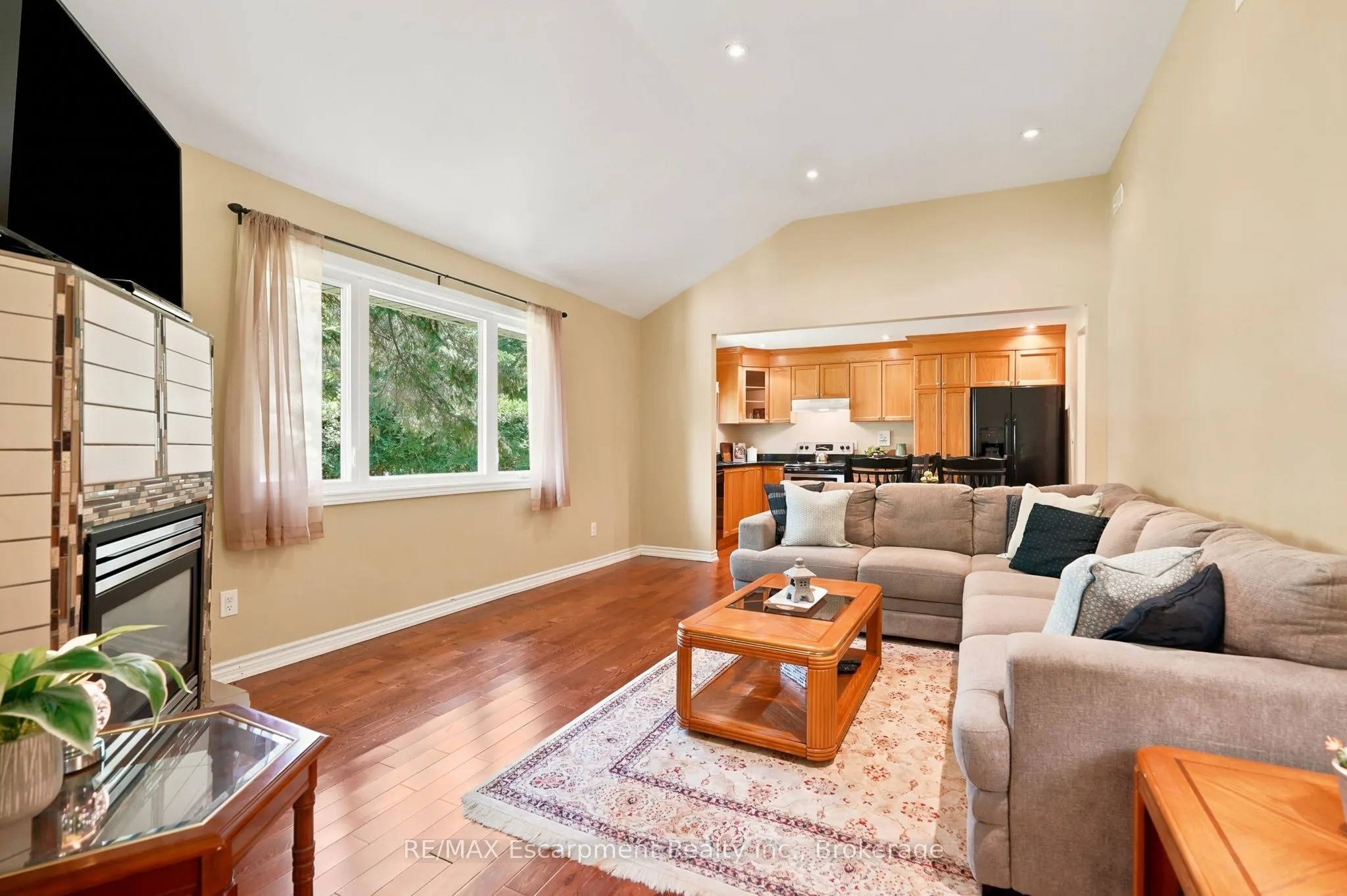 16 Hiawatha Road