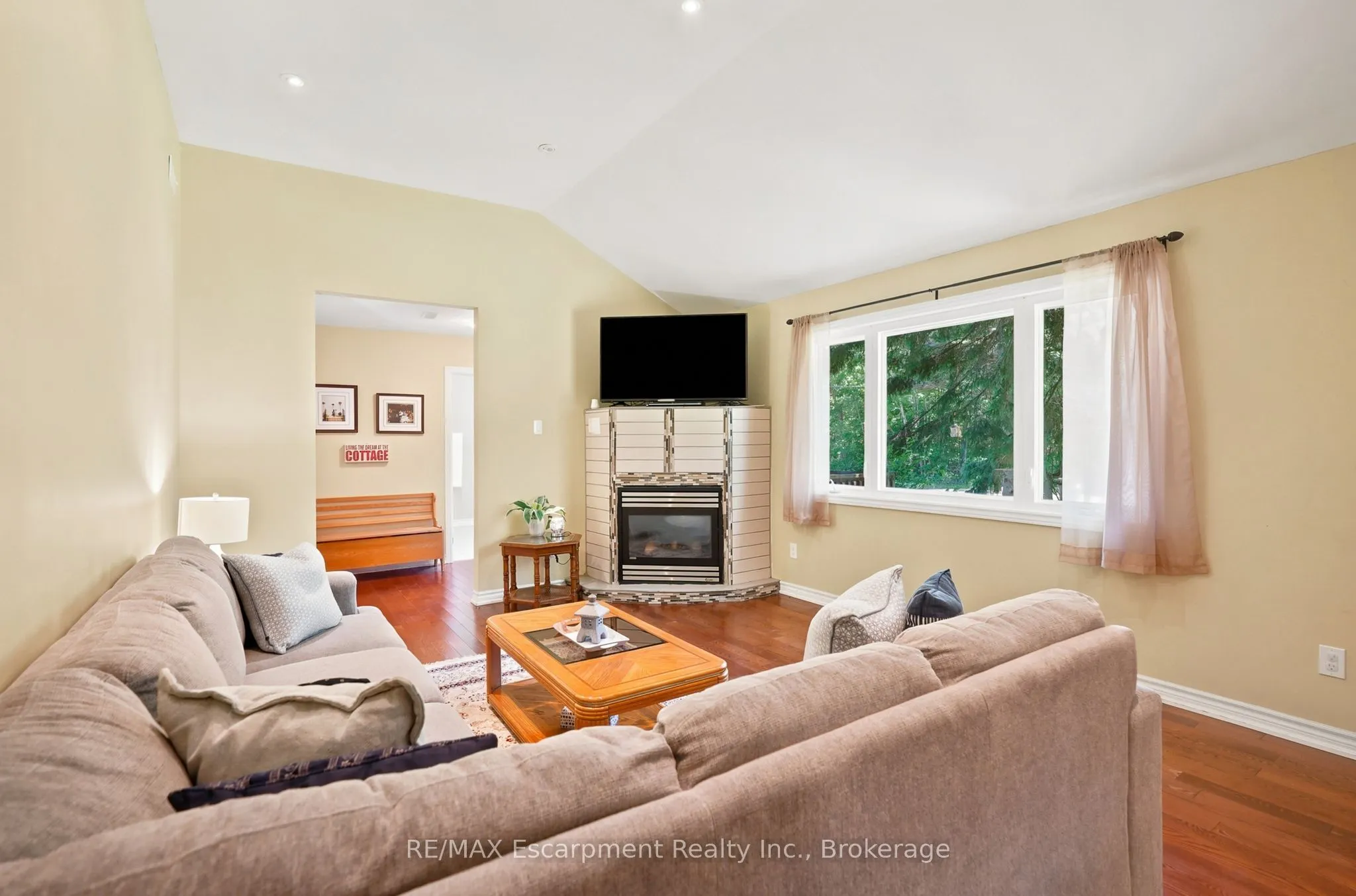 16 Hiawatha Road
